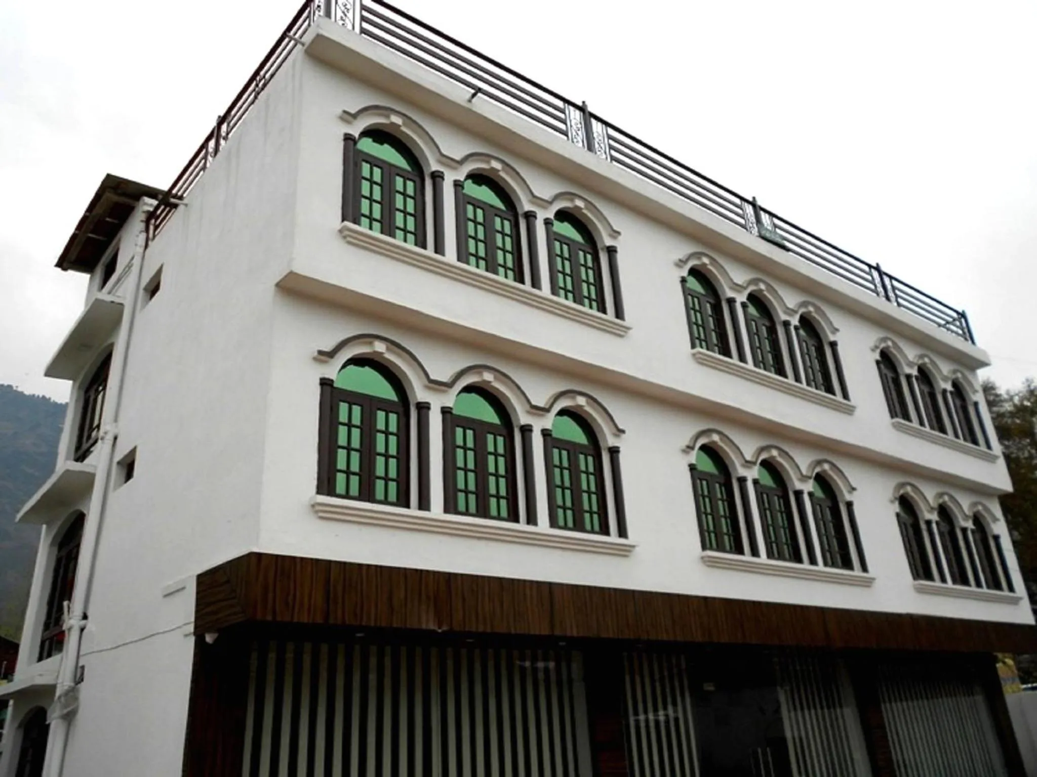 Facade/entrance in Hotel Ash Vale