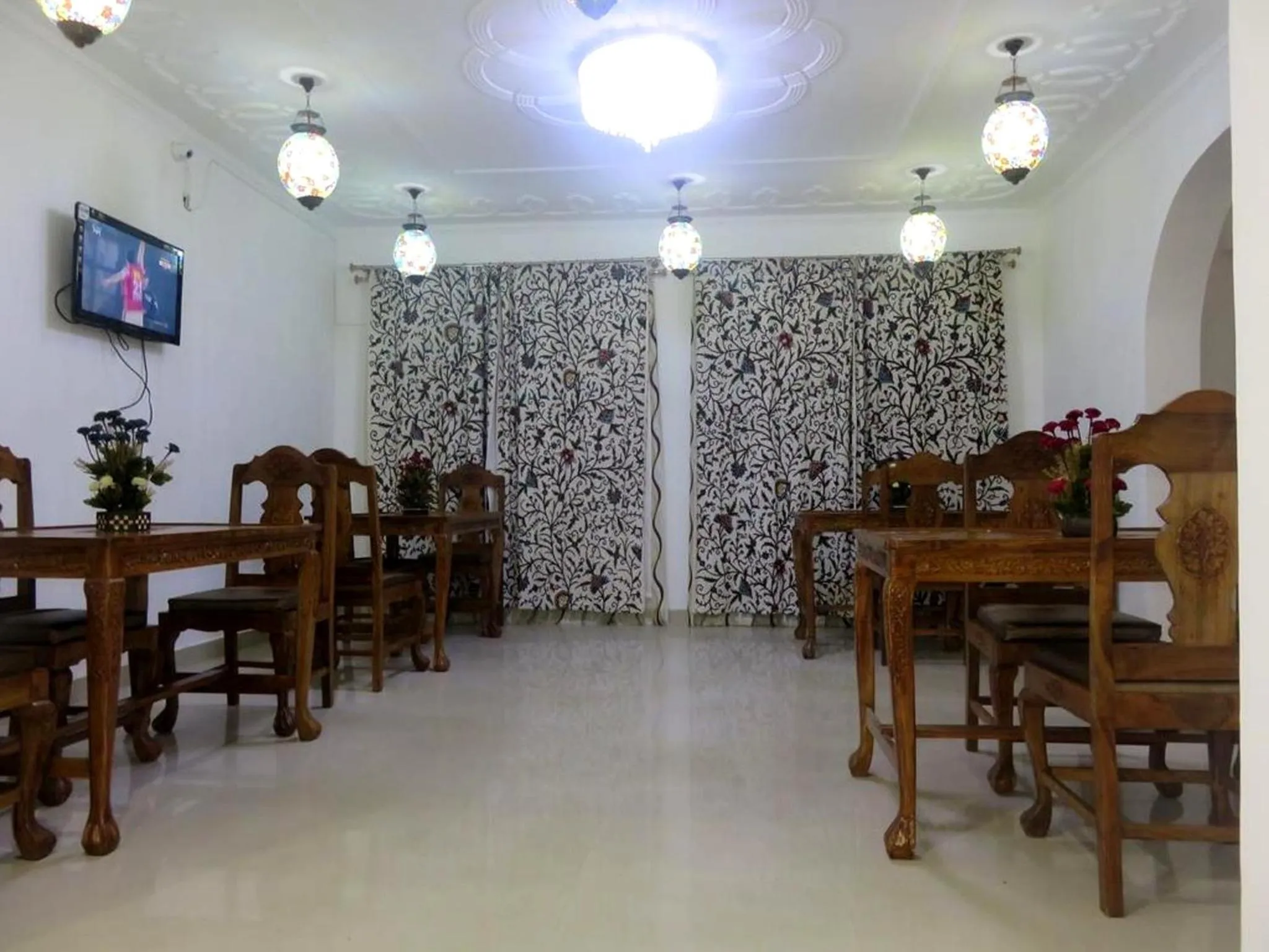 Restaurant/places to eat in Hotel Ash Vale