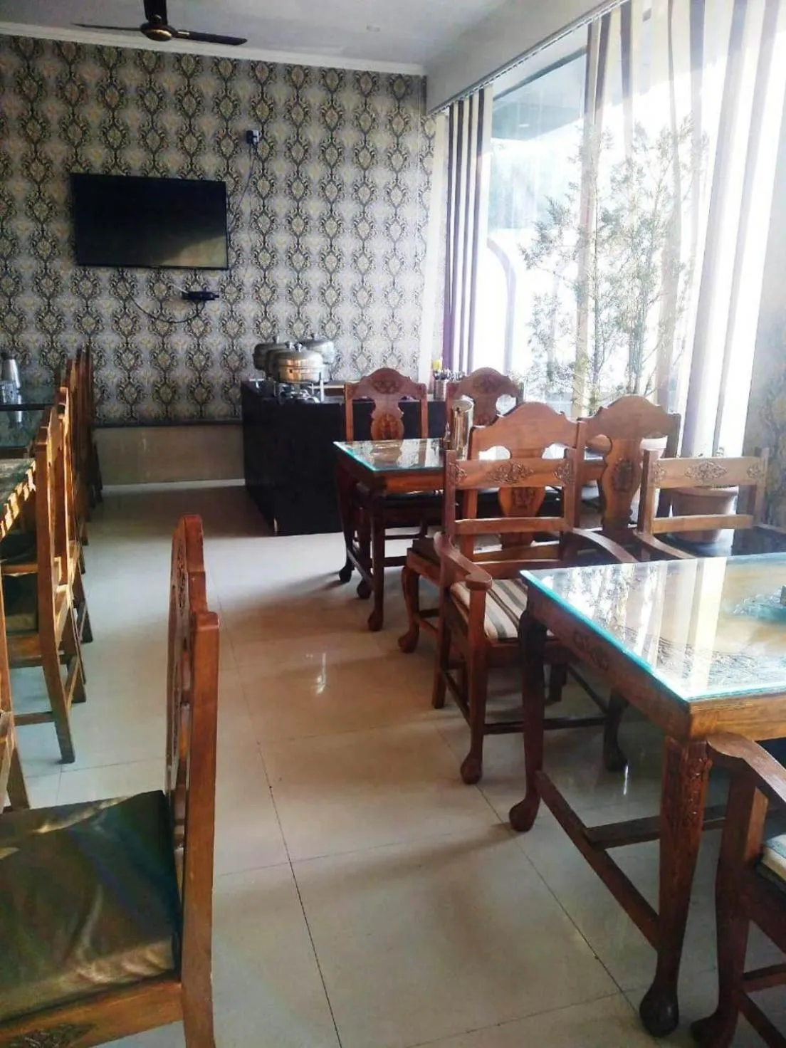 Dining area in Hotel Ash Vale