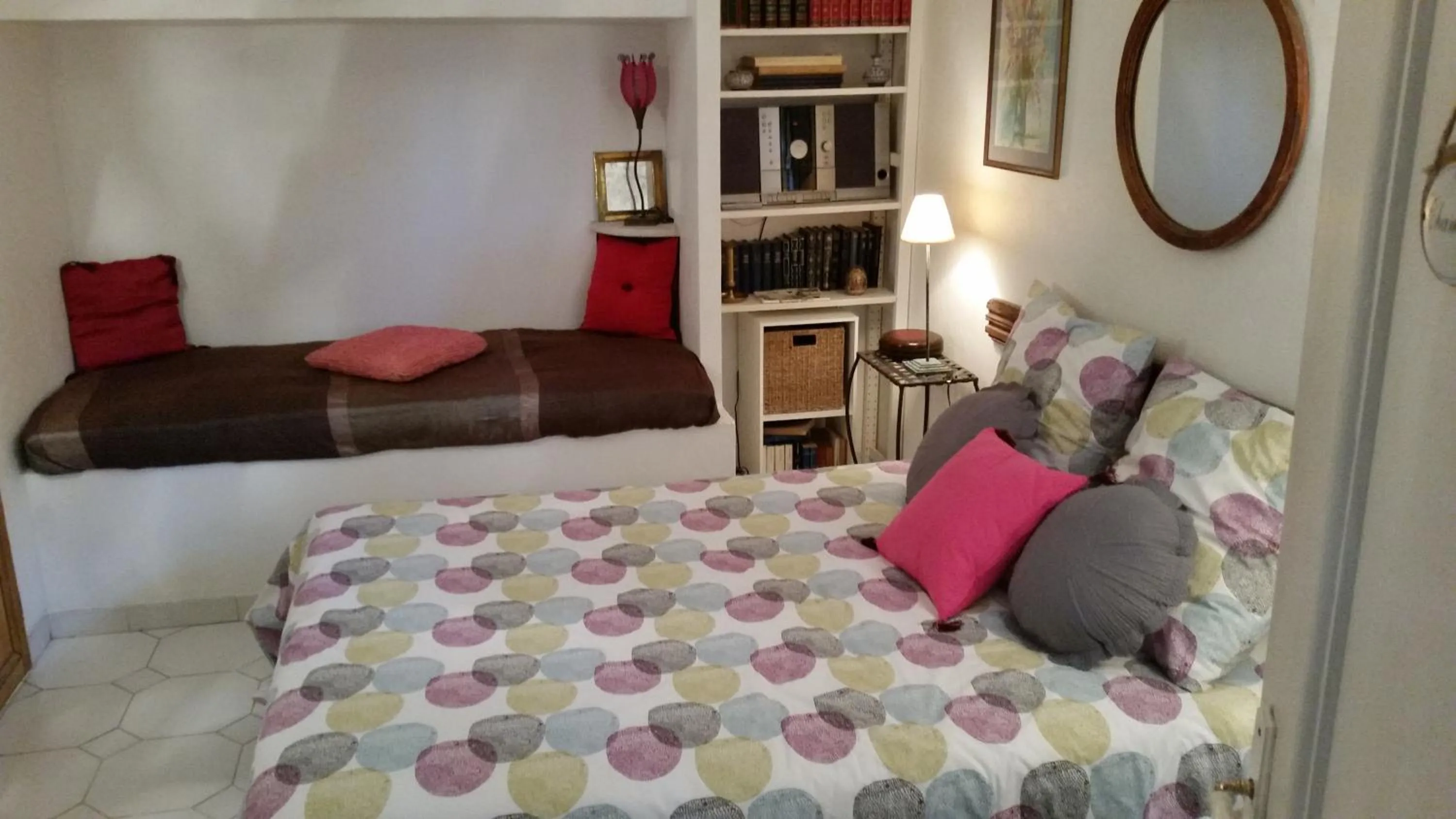 Photo of the whole room, Bed in La Douce Heure