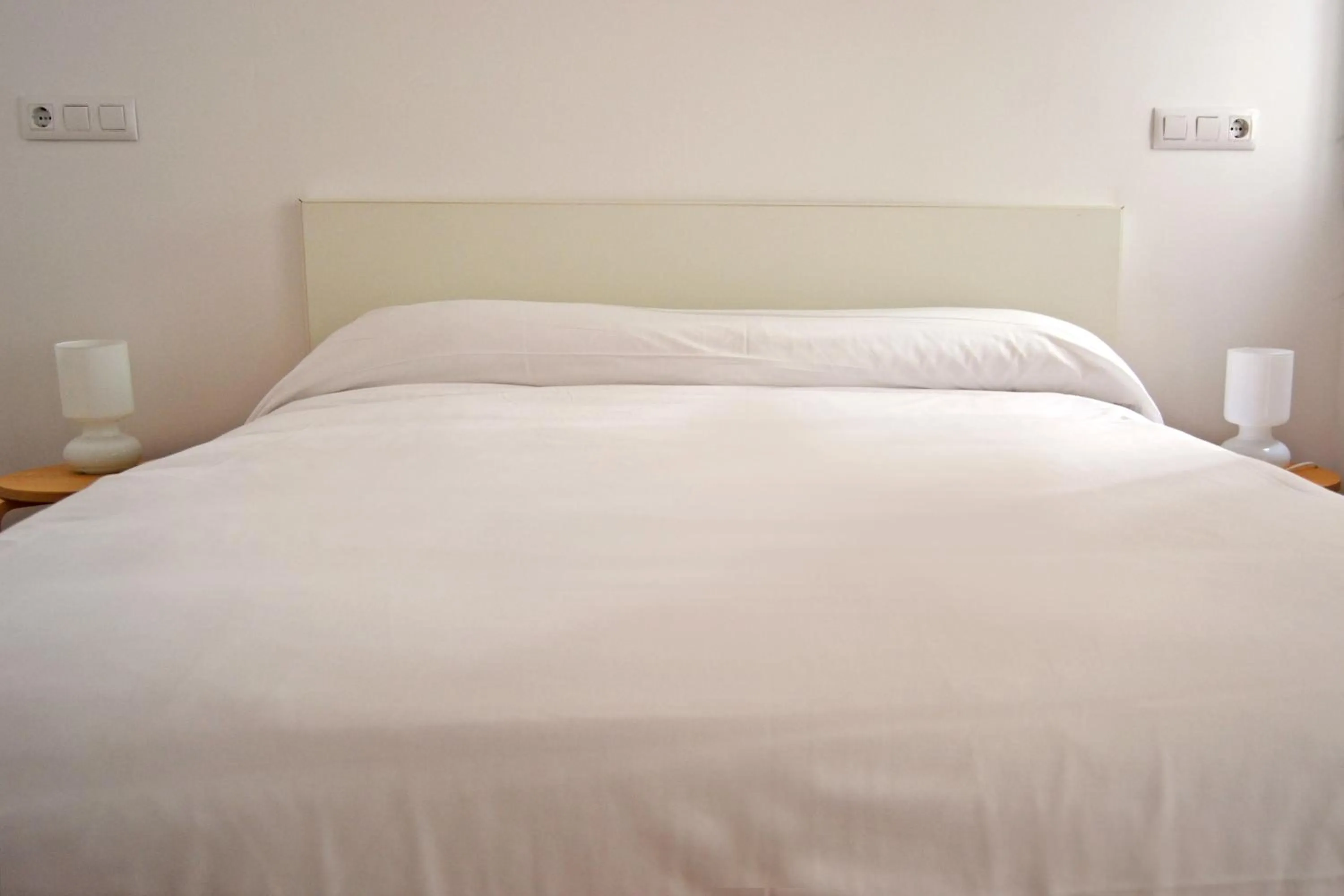 Bedroom, Bed in Botànic Apartaments