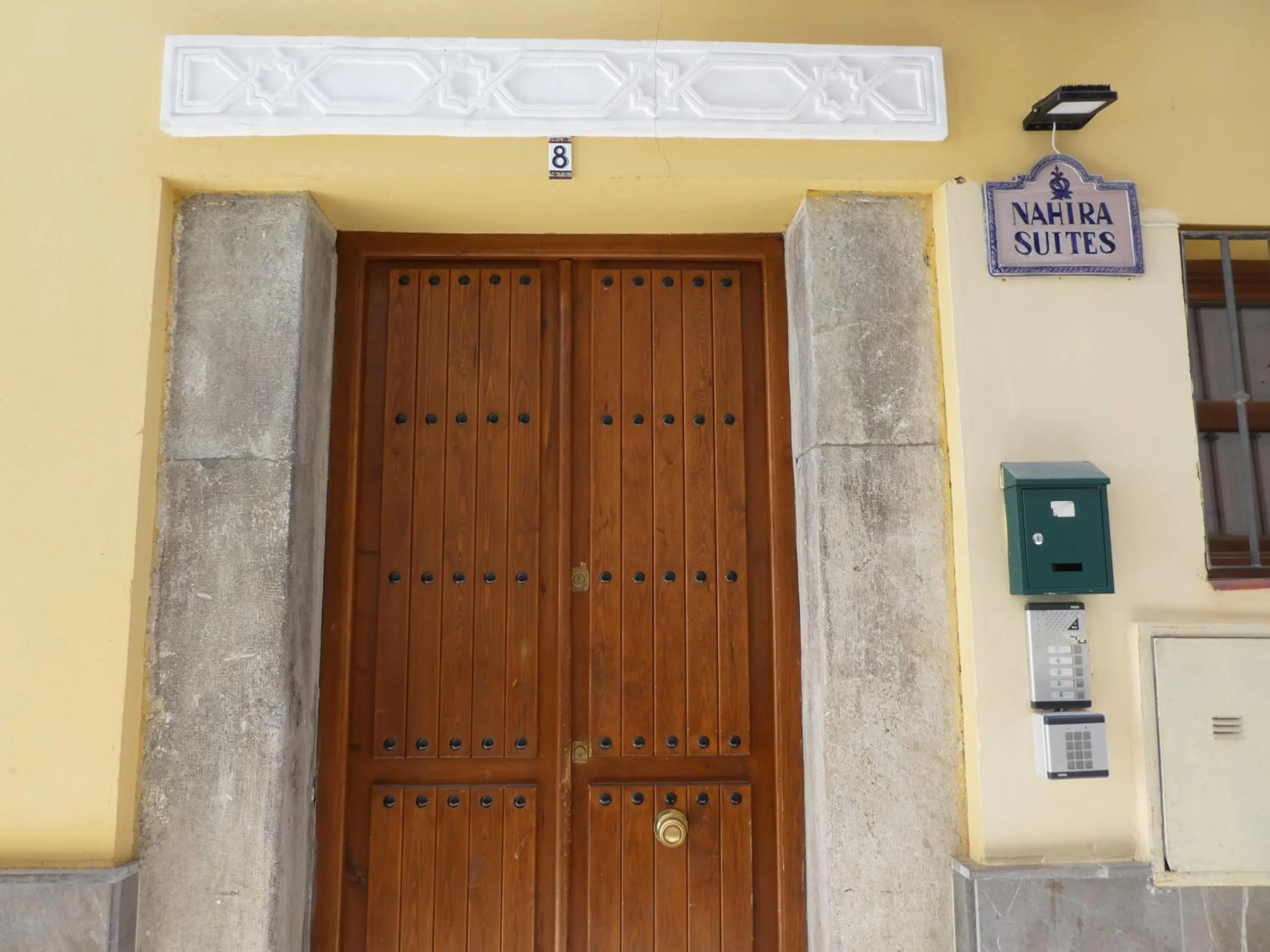Facade/entrance in Apartamentos Nahira Suites 3000