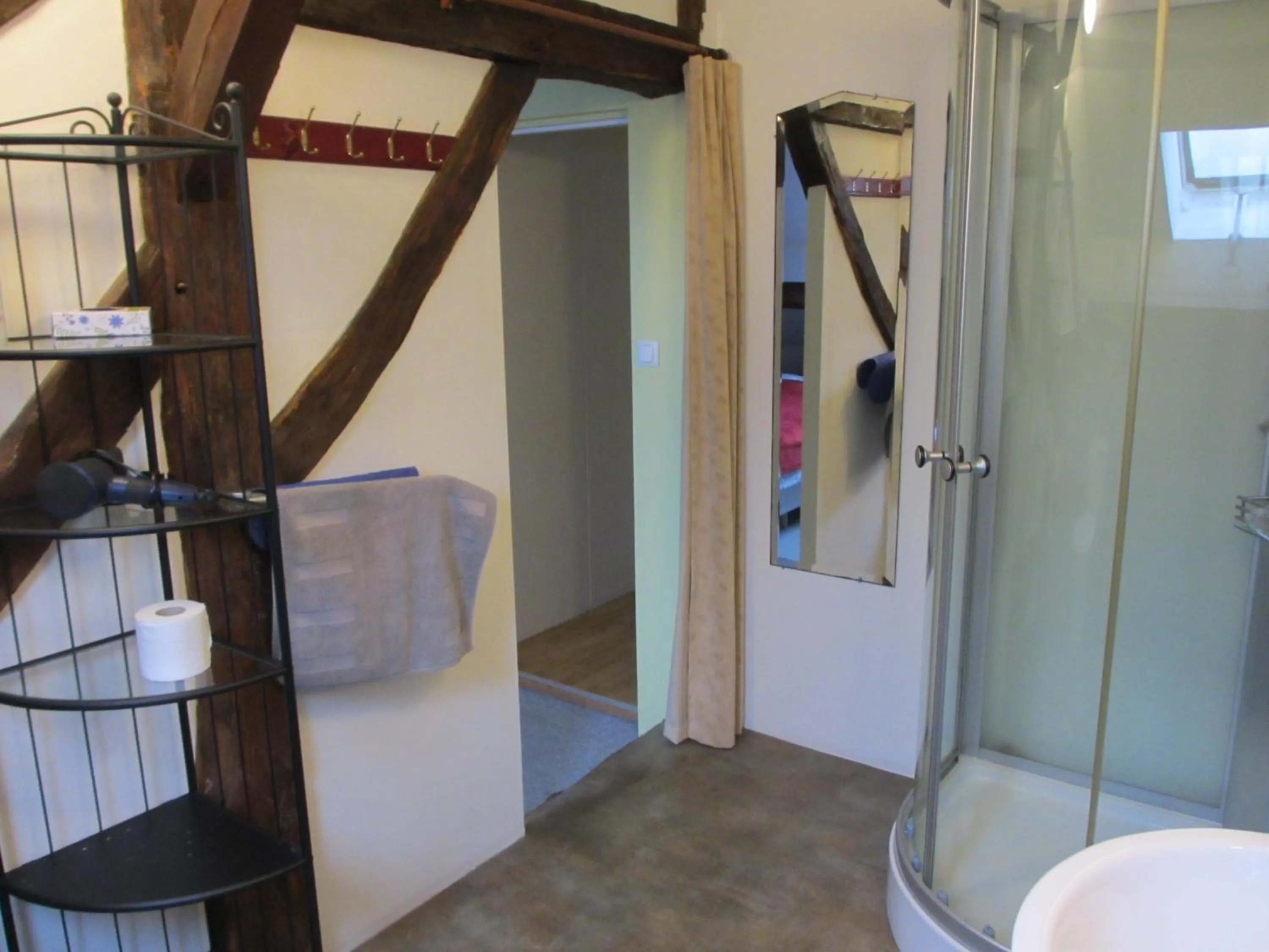 Photo of the whole room in La Fermette Blanche