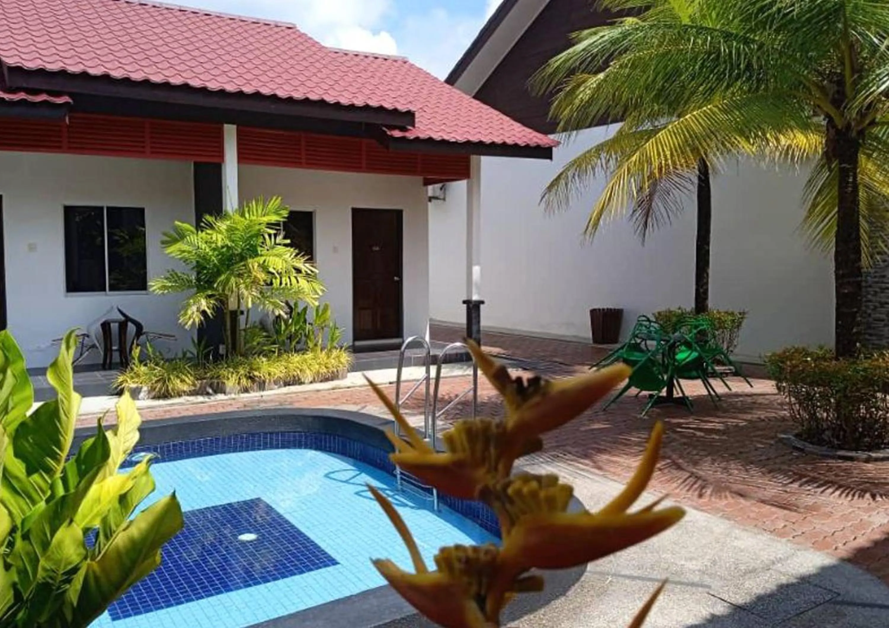 Area and facilities in Anjung Villa