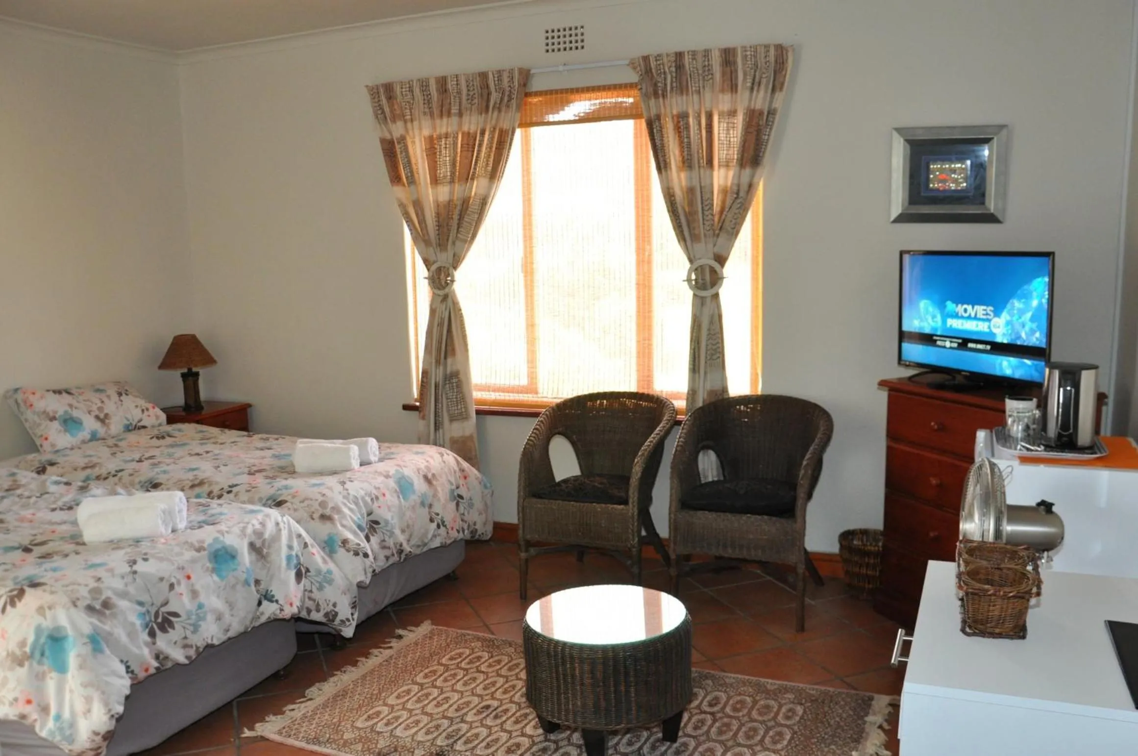 Twin/Double Room - single occupancy in Hermanus AT HOME
