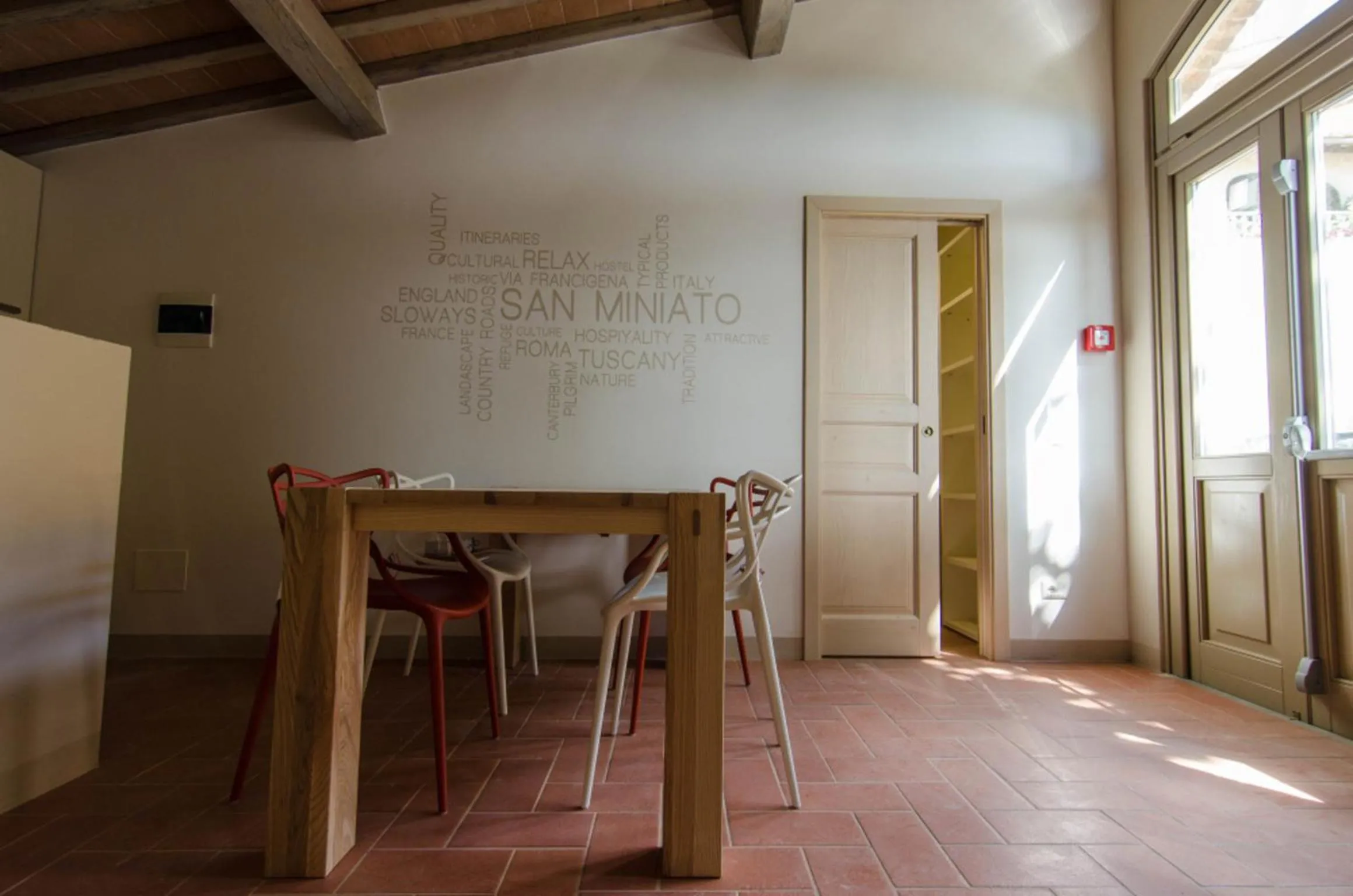 Communal lounge/ TV room in Ostello San Miniato