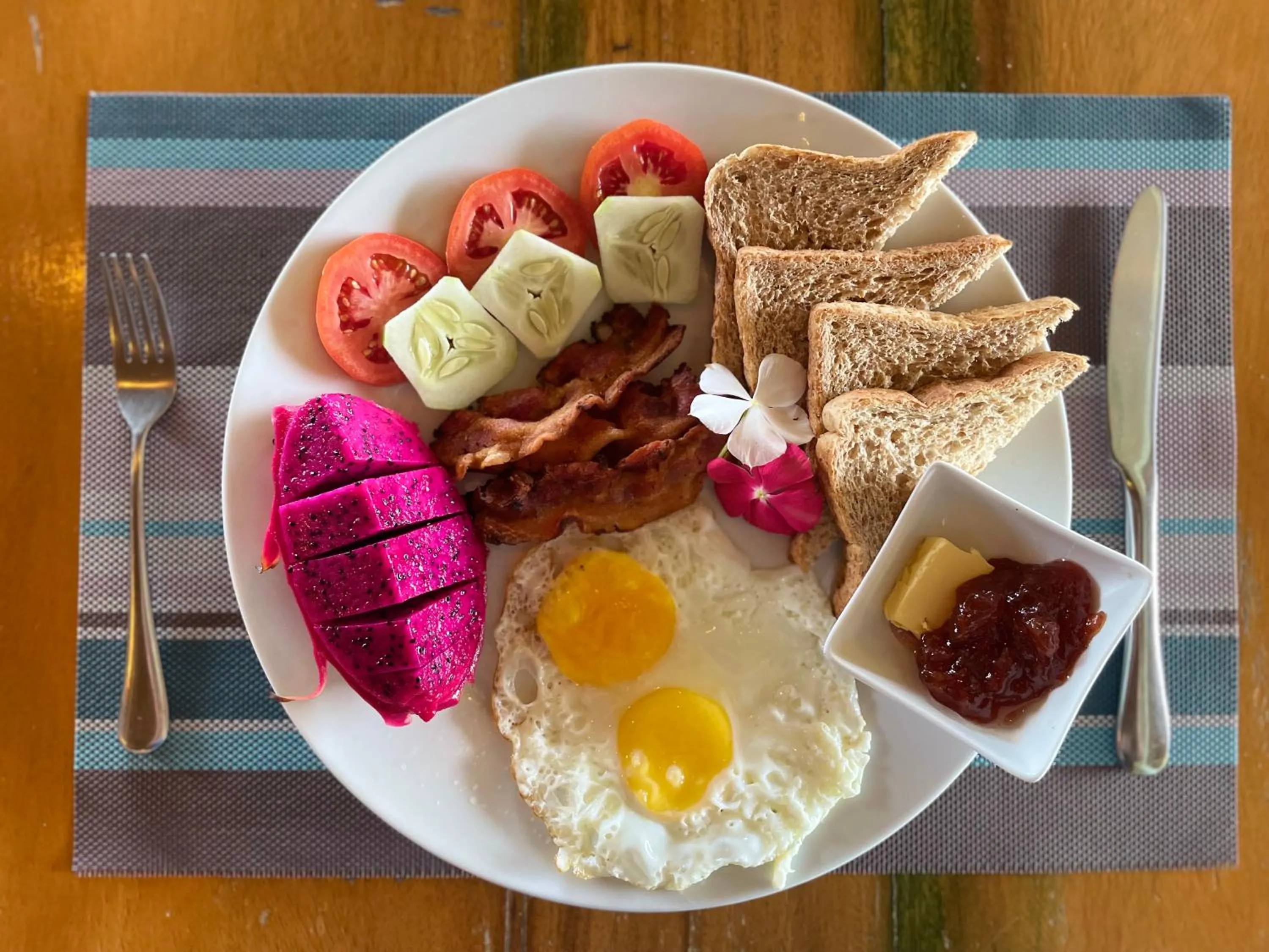 Breakfast in Footprints Beach Resort