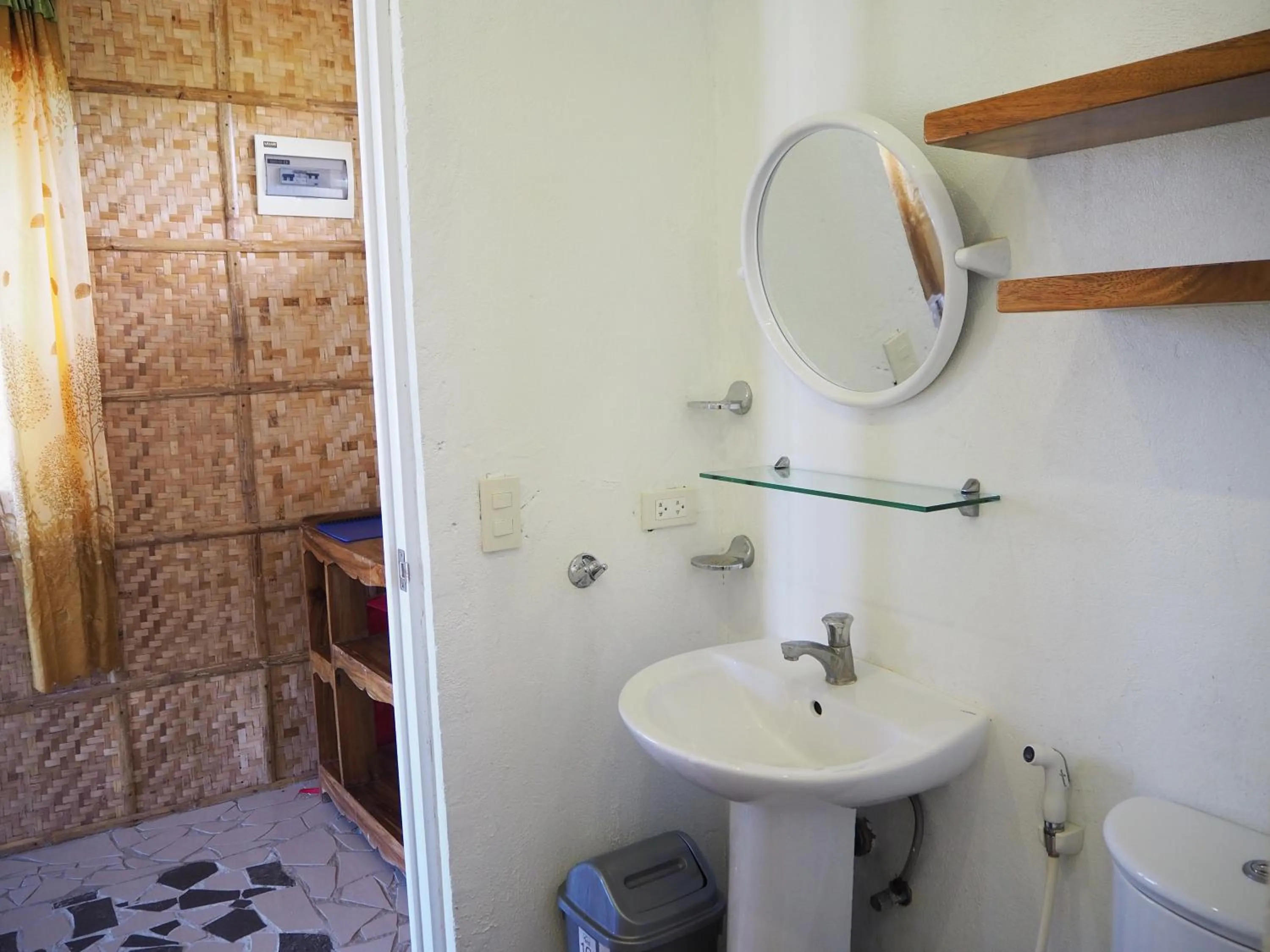 Bathroom in Footprints Beach Resort