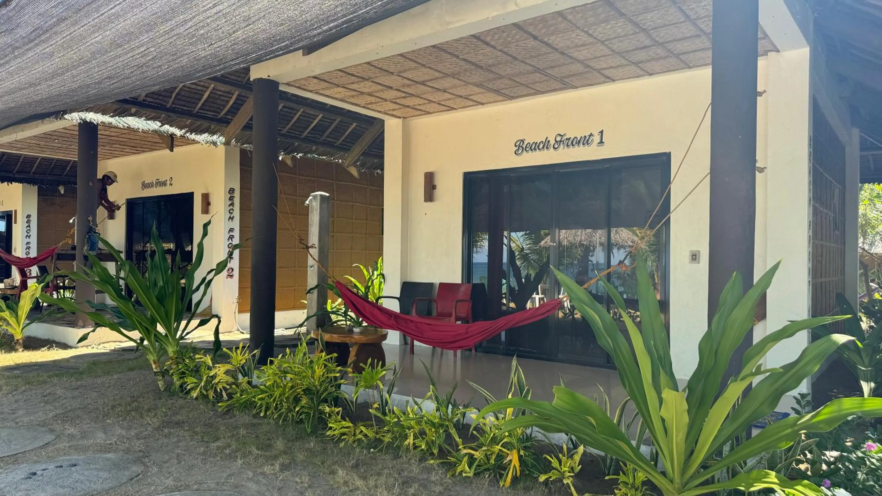 Property building in Footprints Beach Resort