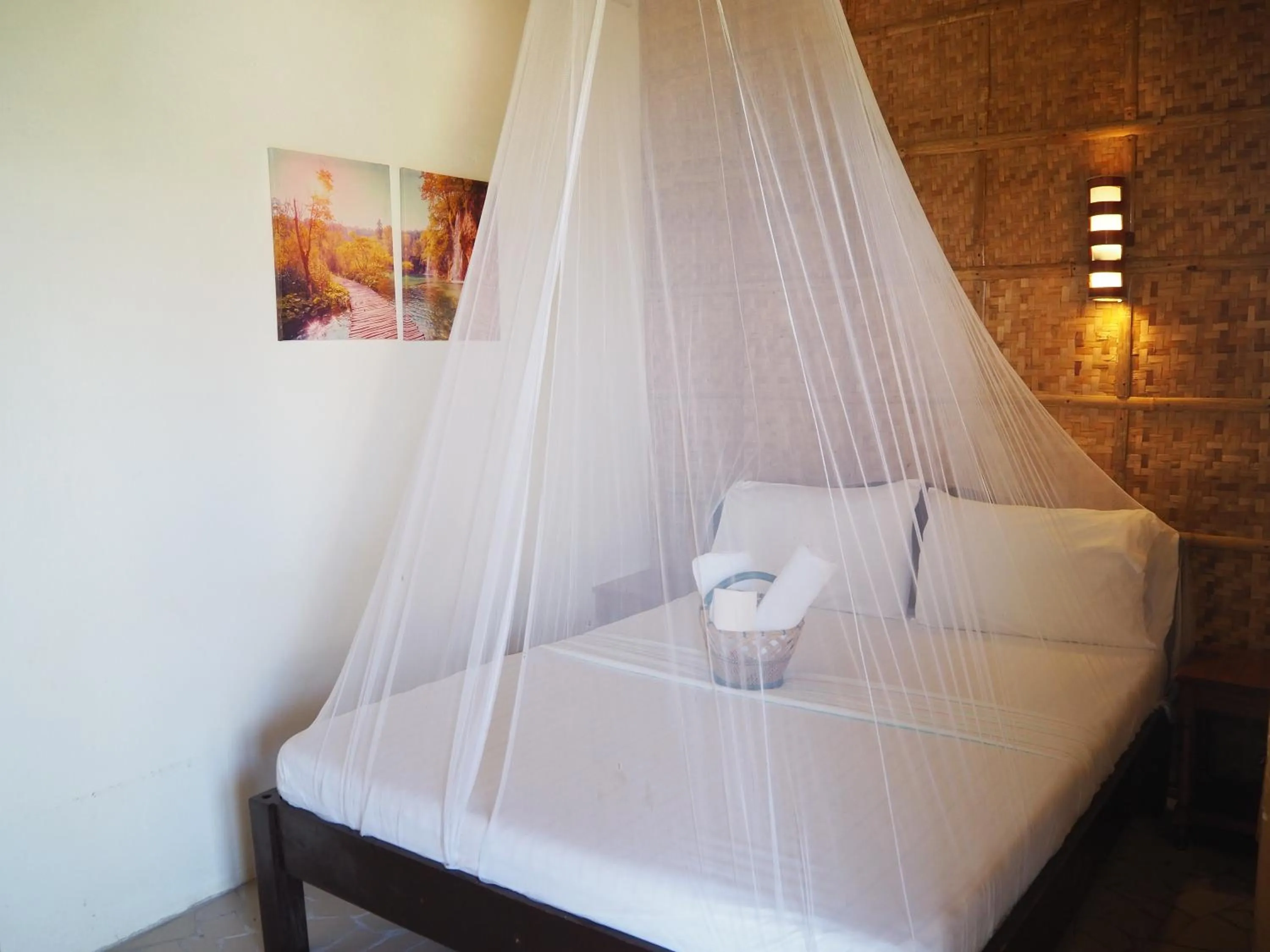 Bed in Footprints Beach Resort