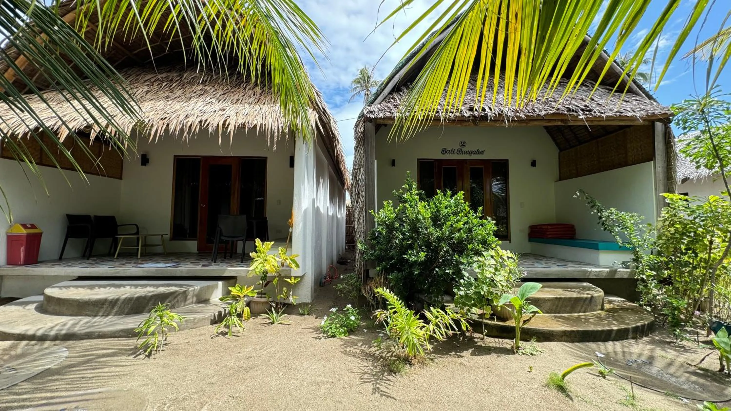 Property building in Footprints Beach Resort