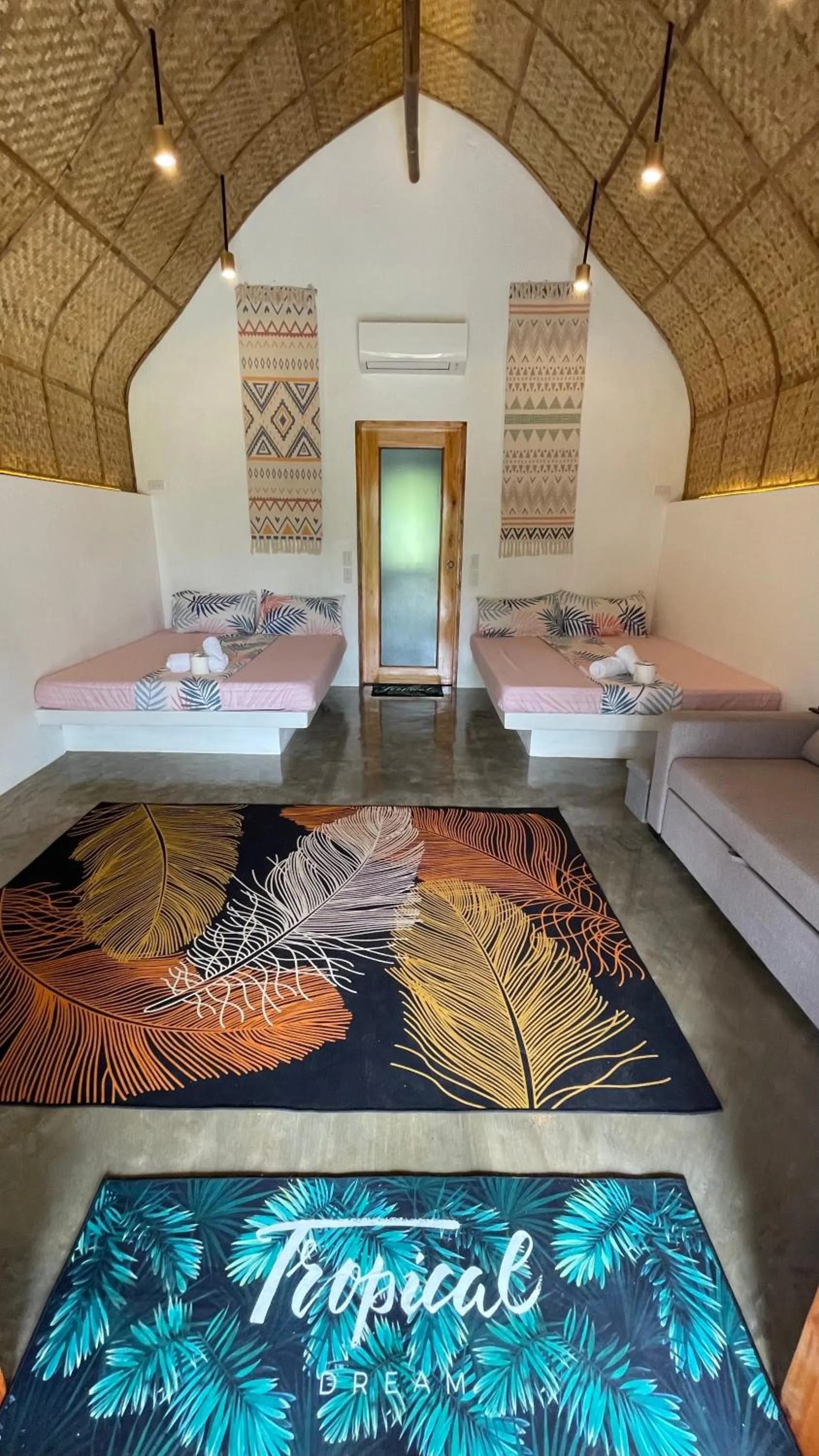 Bed in Footprints Beach Resort