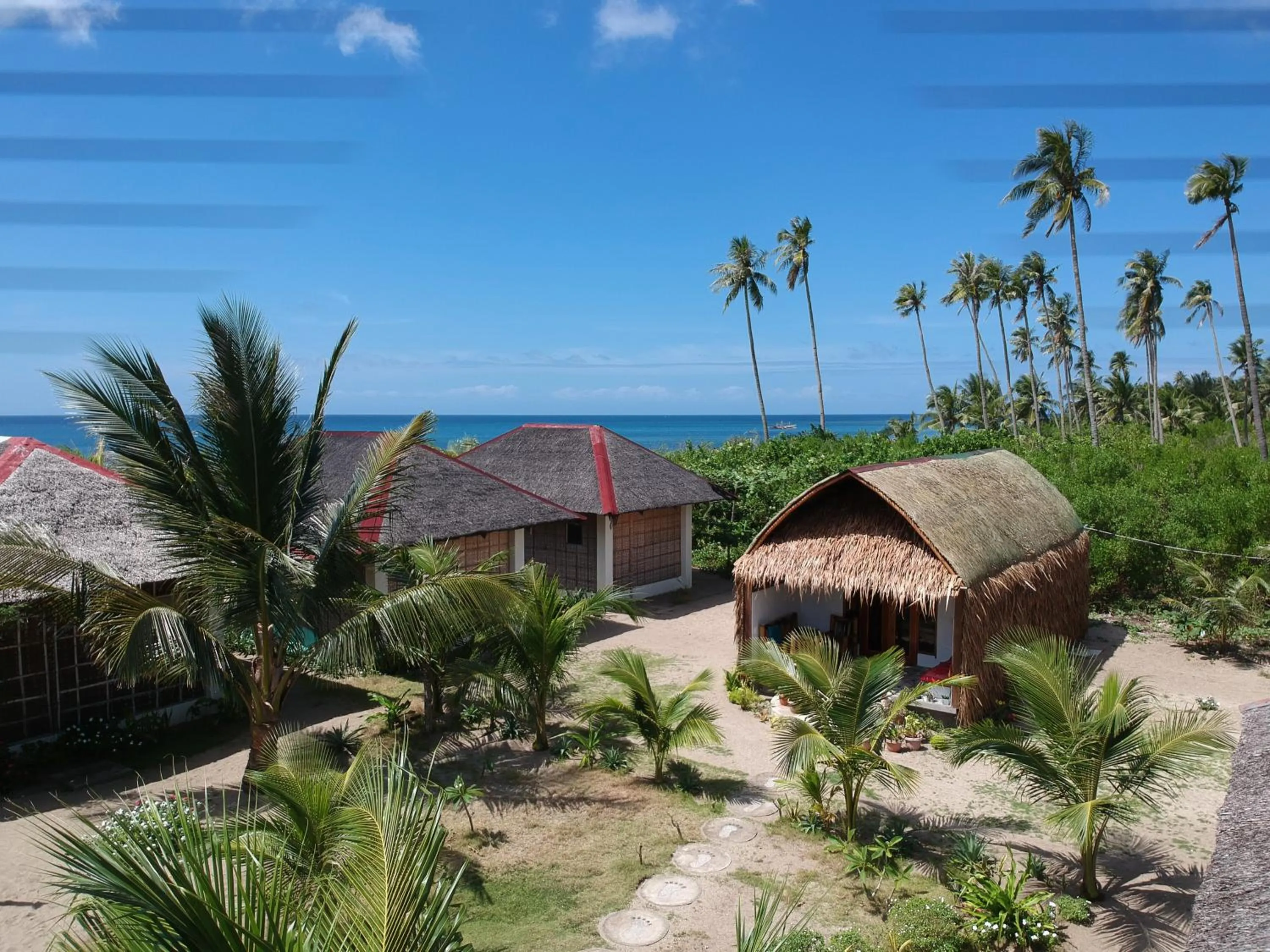 Property building in Footprints Beach Resort