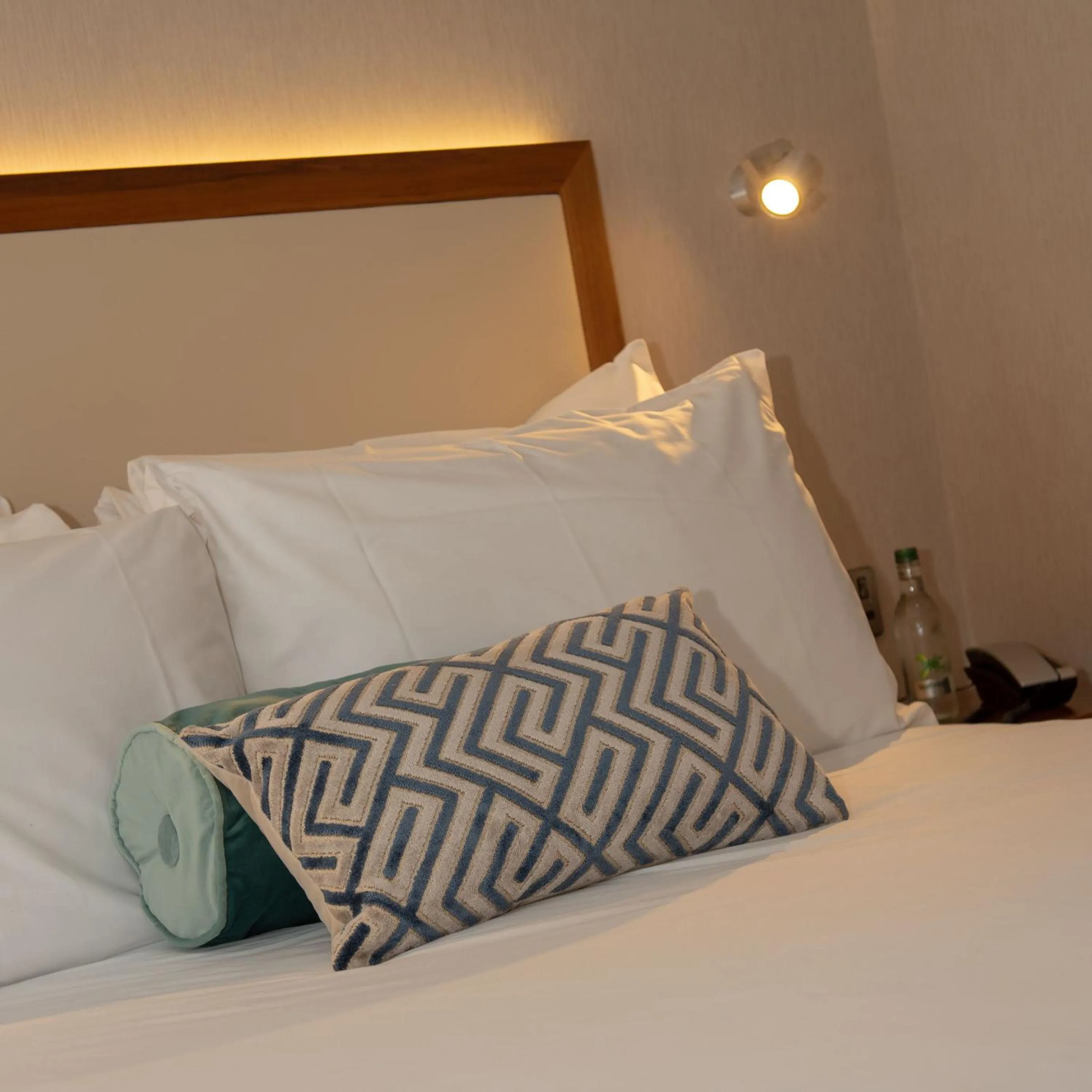 Bed in Best Western Appleby Park Hotel