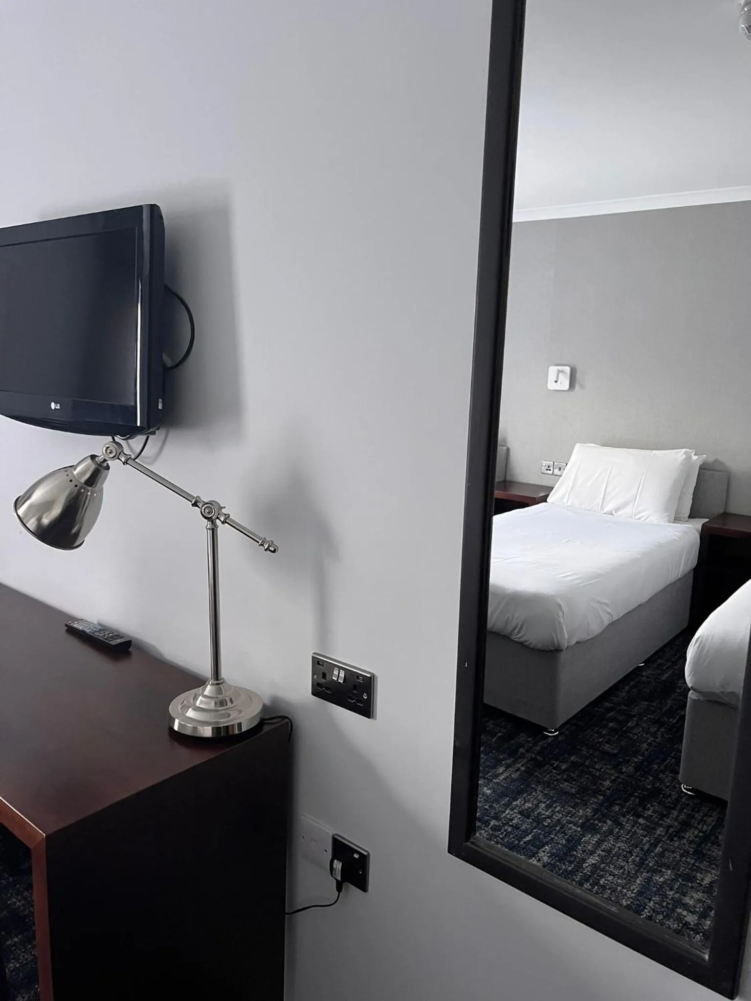 Bed in Best Western Appleby Park Hotel