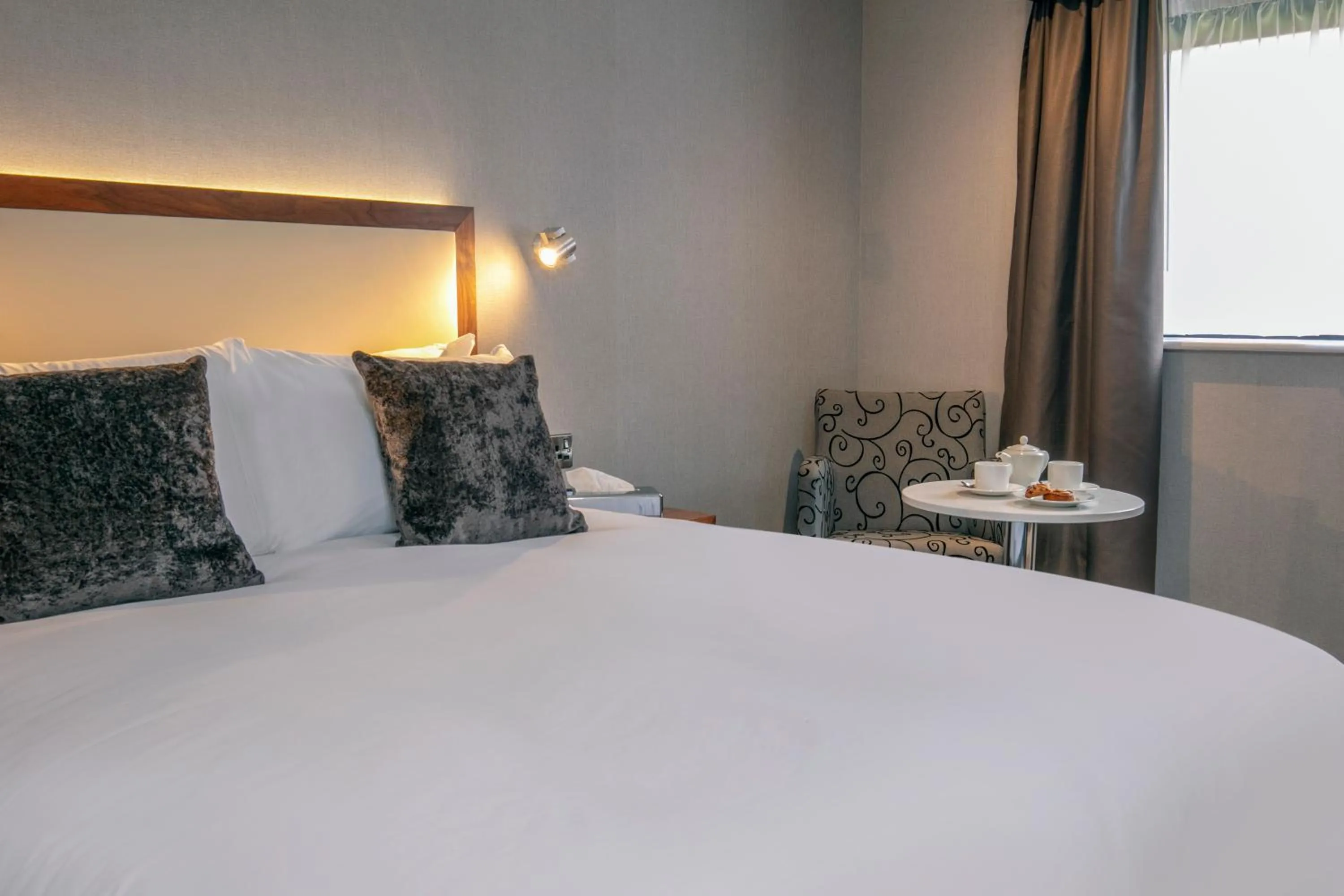 Bed in Best Western Appleby Park Hotel