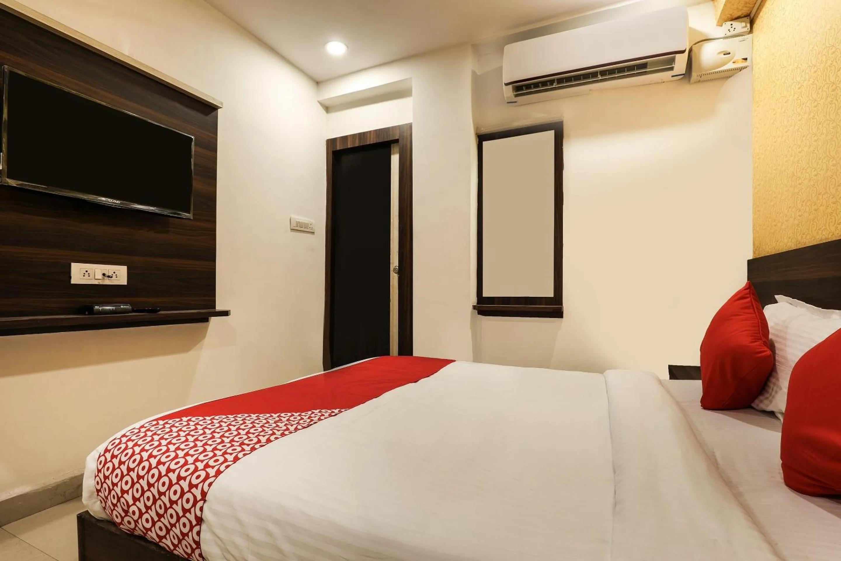 Bedroom, Bed in Hotel O Deccan Lodging And Boarding