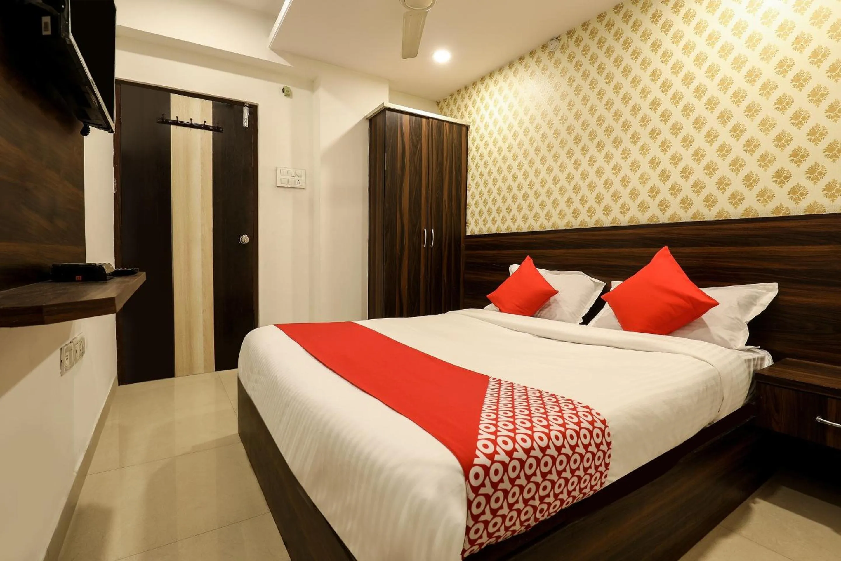 Bedroom, Bed in Hotel O Deccan Lodging And Boarding