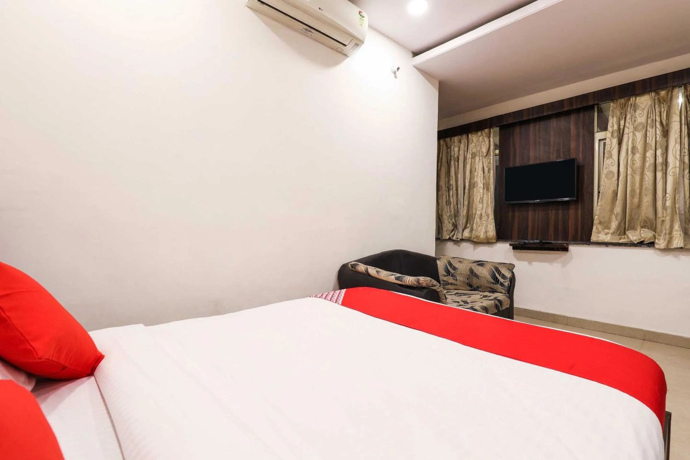 Bedroom, Bed in Hotel O Deccan Lodging And Boarding