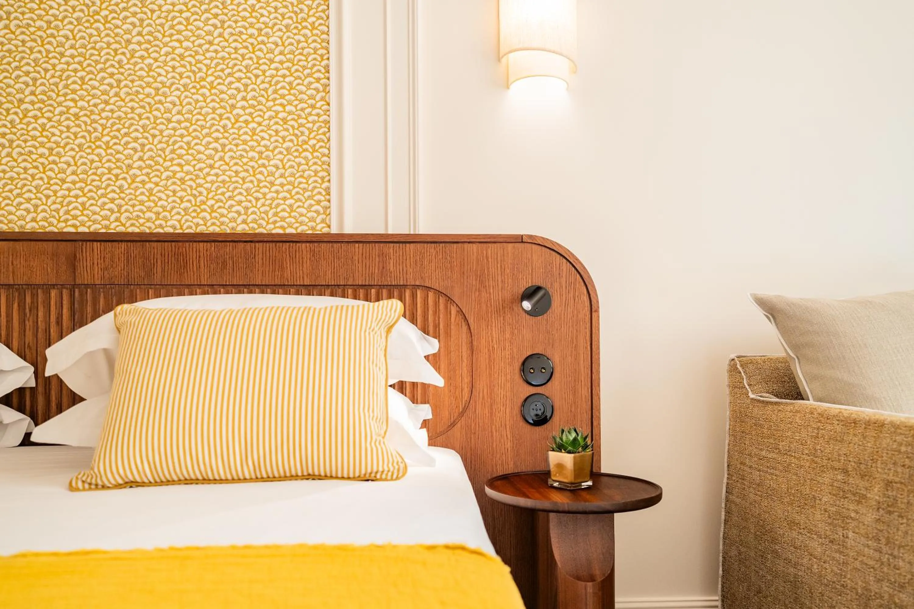 Bed in Hôtel Lepoussin