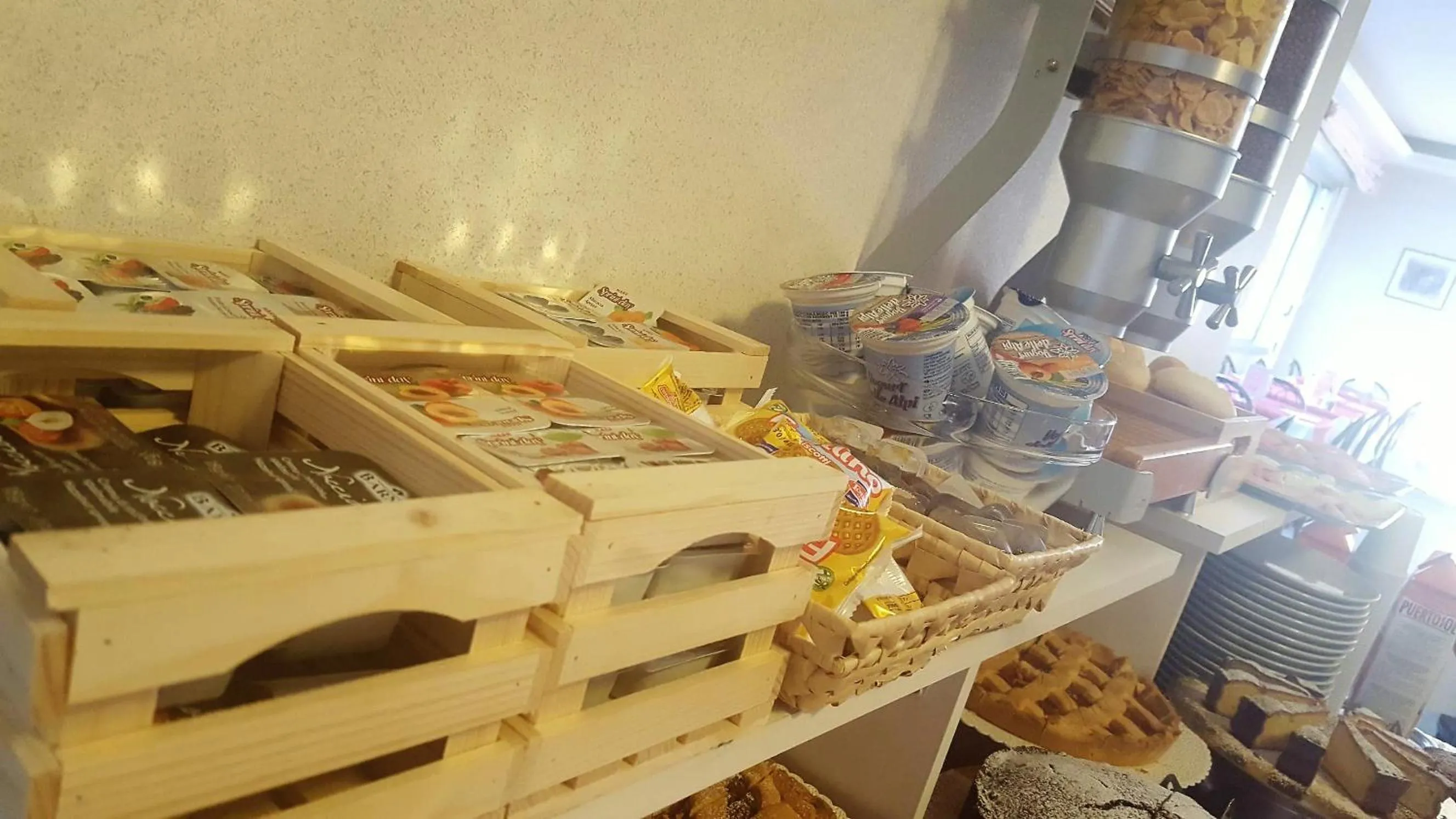 Buffet breakfast in Albergo Sabrina