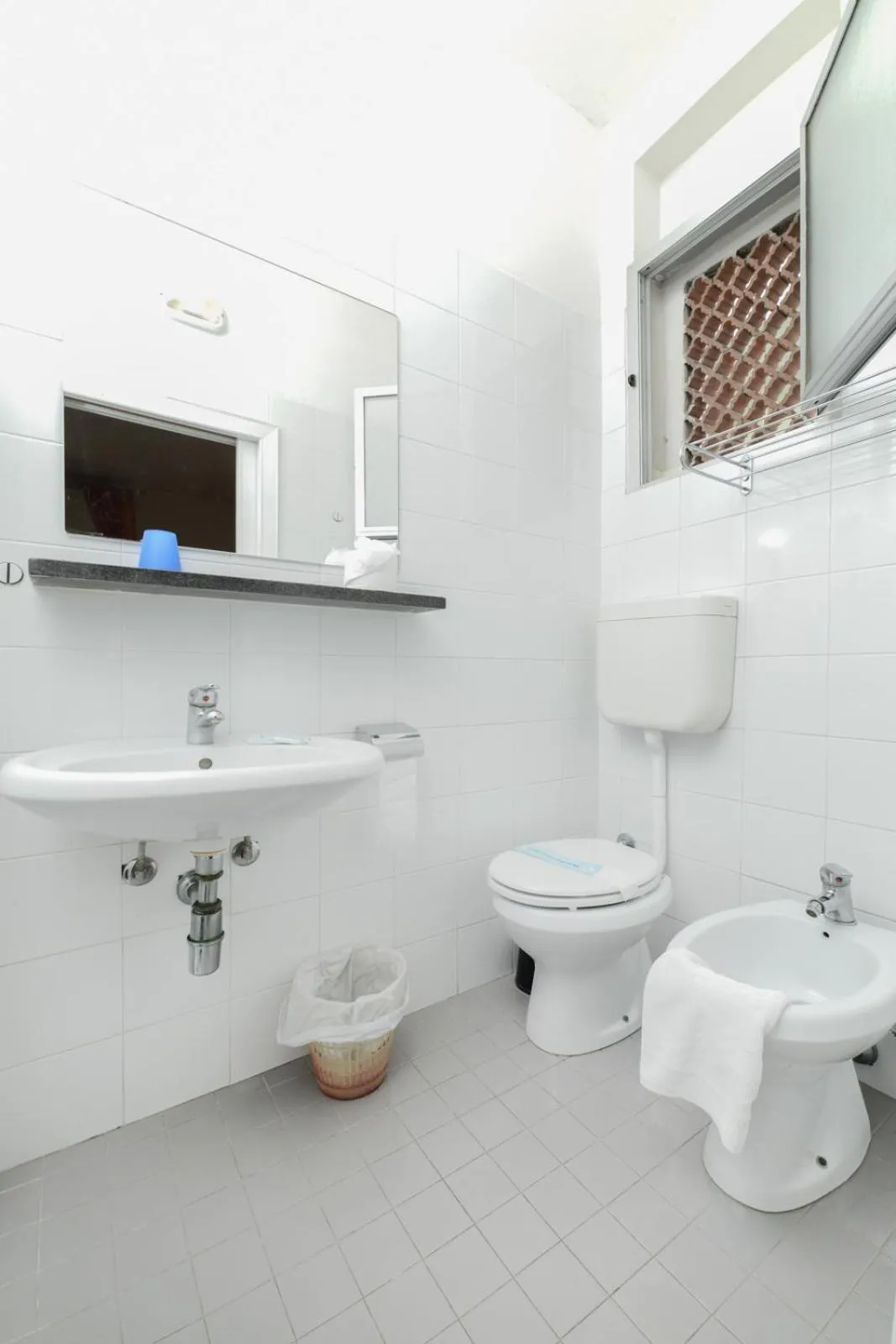 Toilet in Hotel Vasco