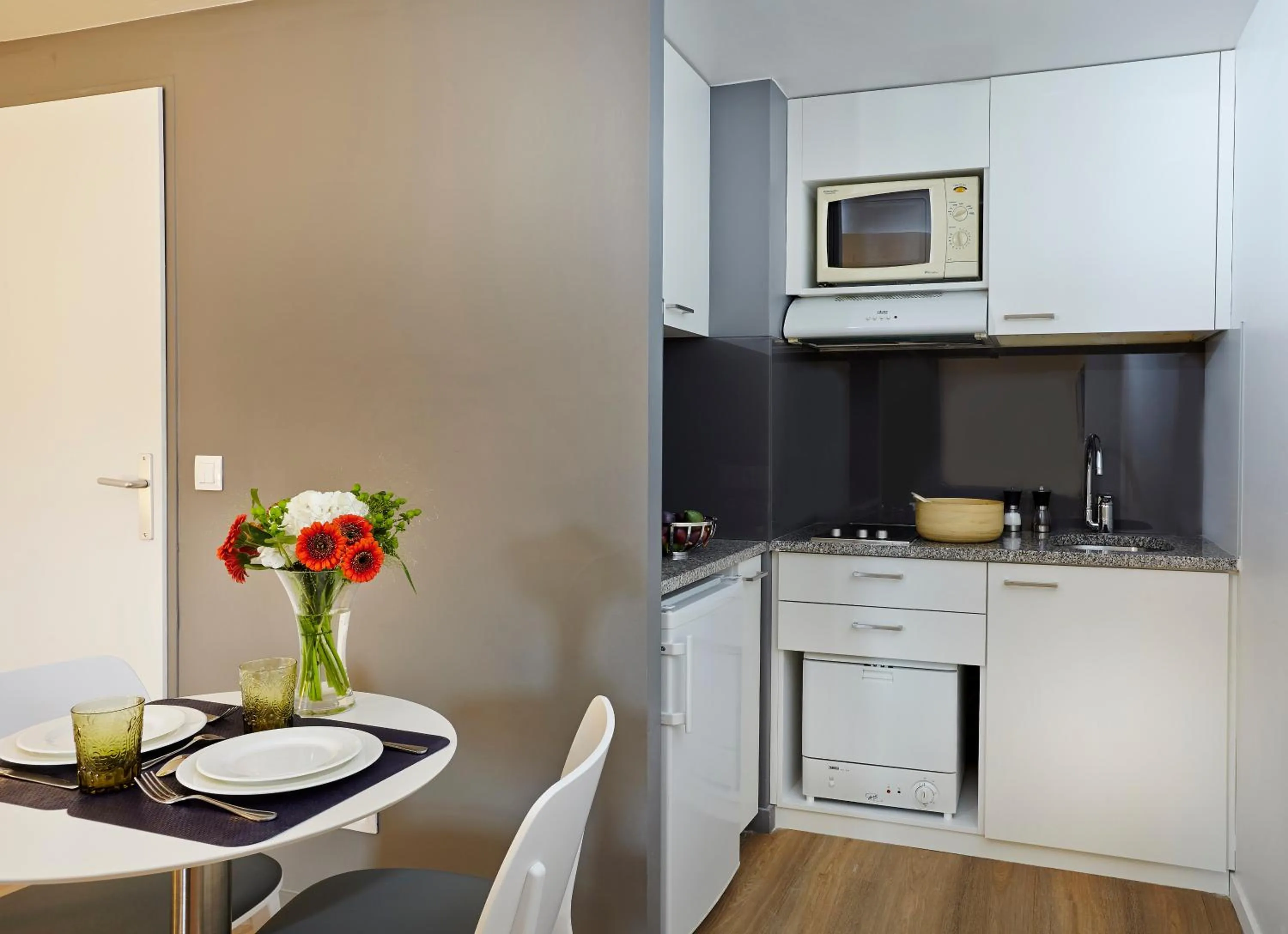 Kitchen or kitchenette in Citadines Presqu'île Lyon