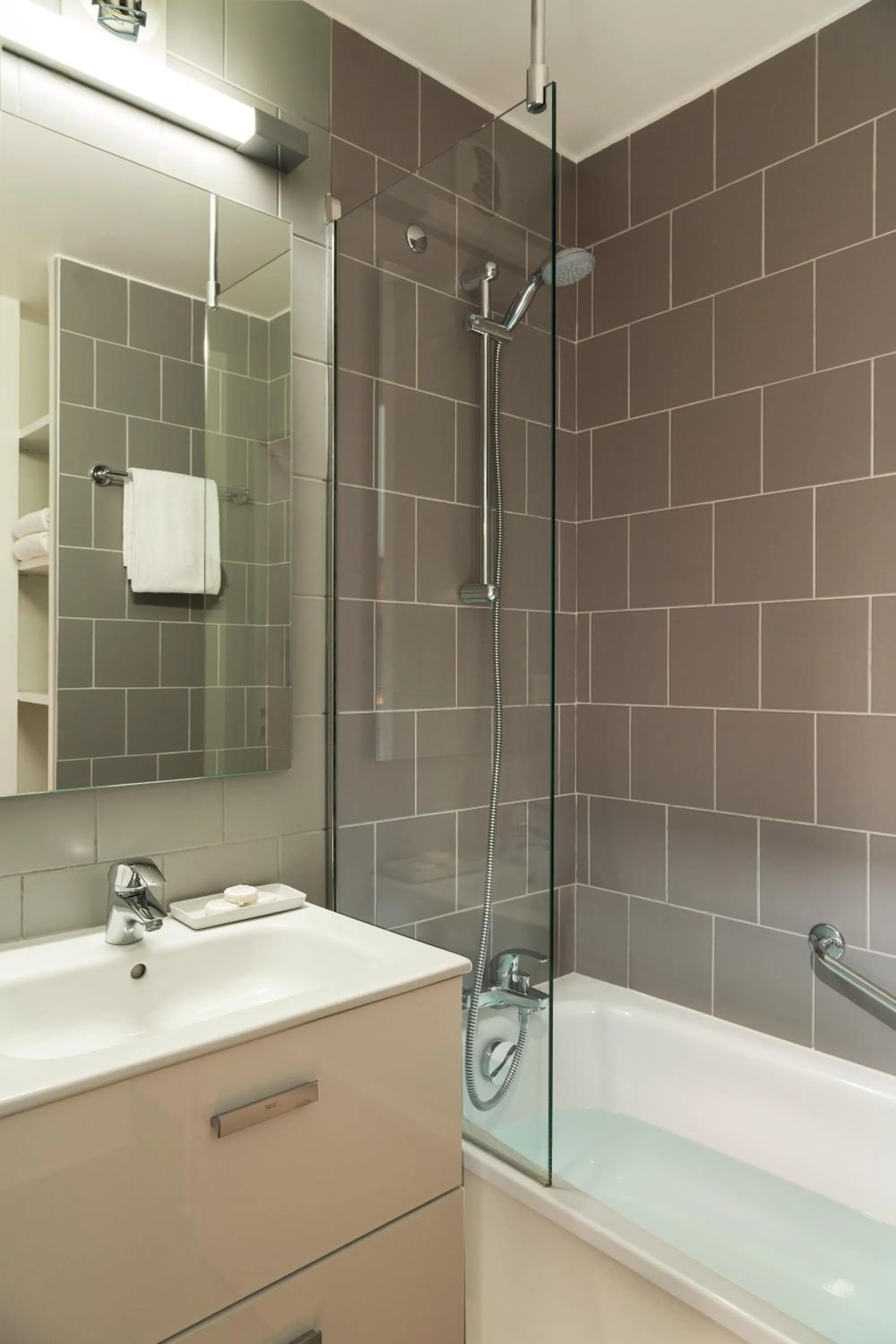 Bathroom in Citadines Presqu'île Lyon