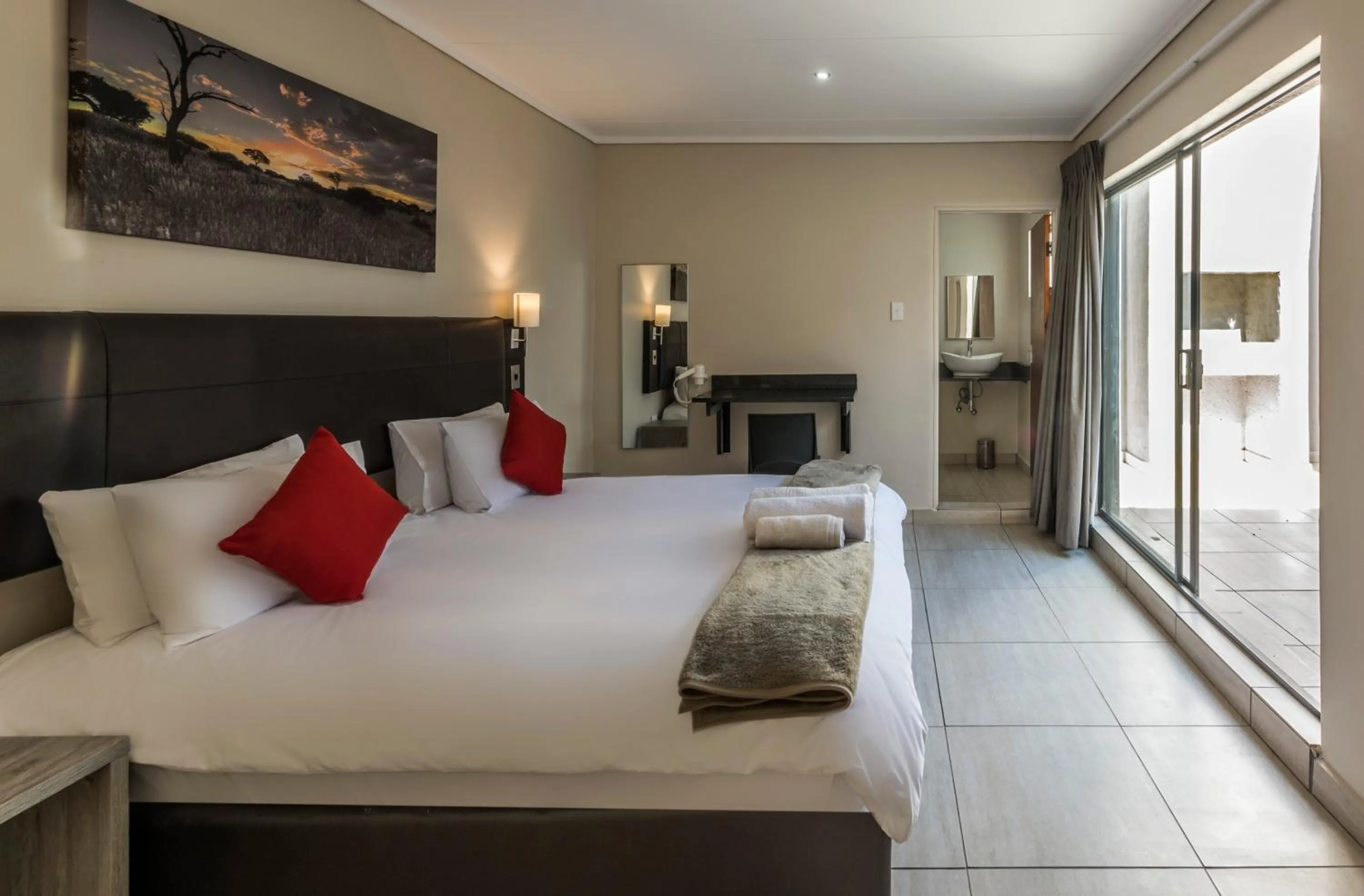 Bedroom, Bed in Pofadder Inn