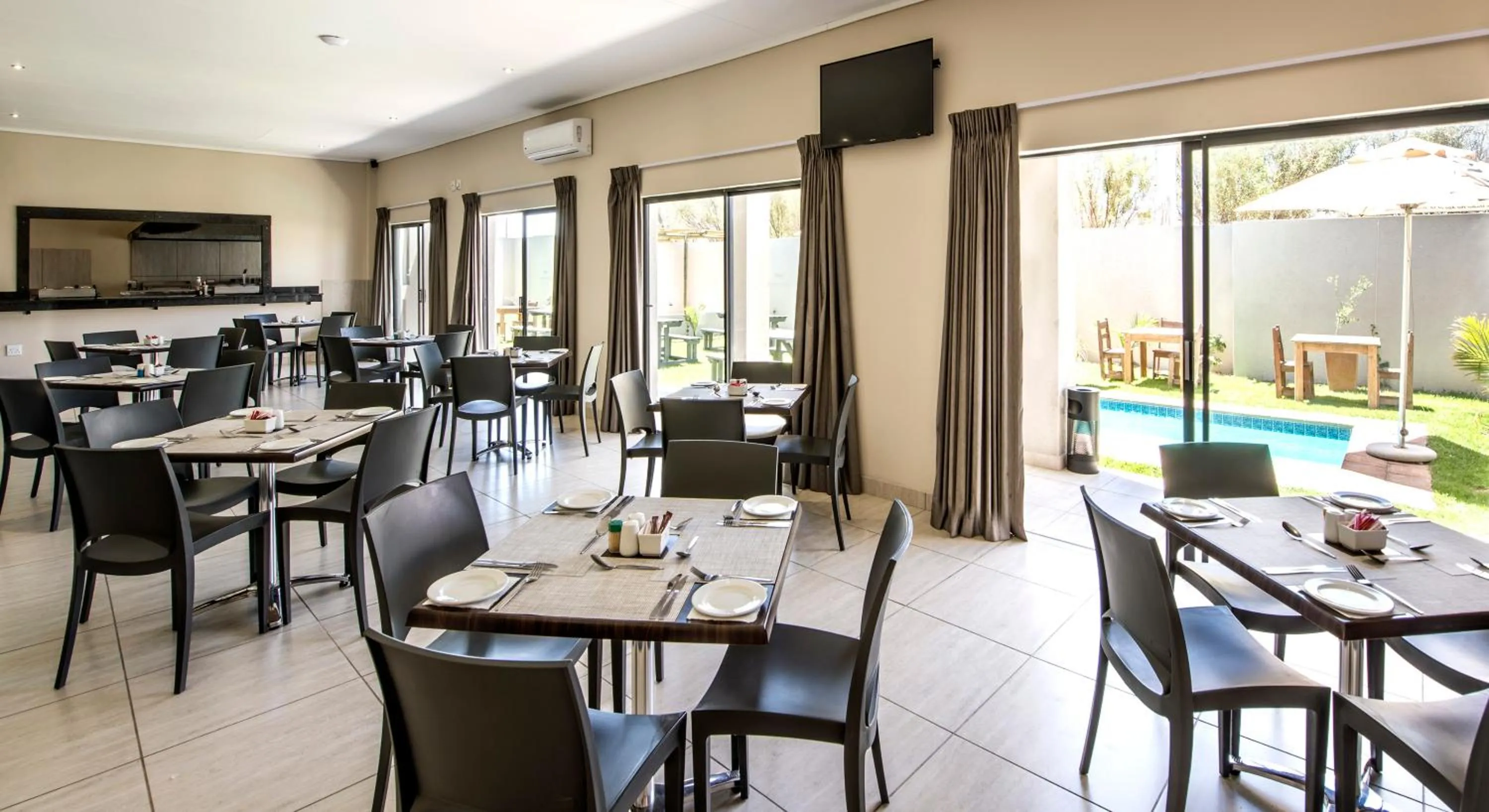 Restaurant/places to eat in Pofadder Inn