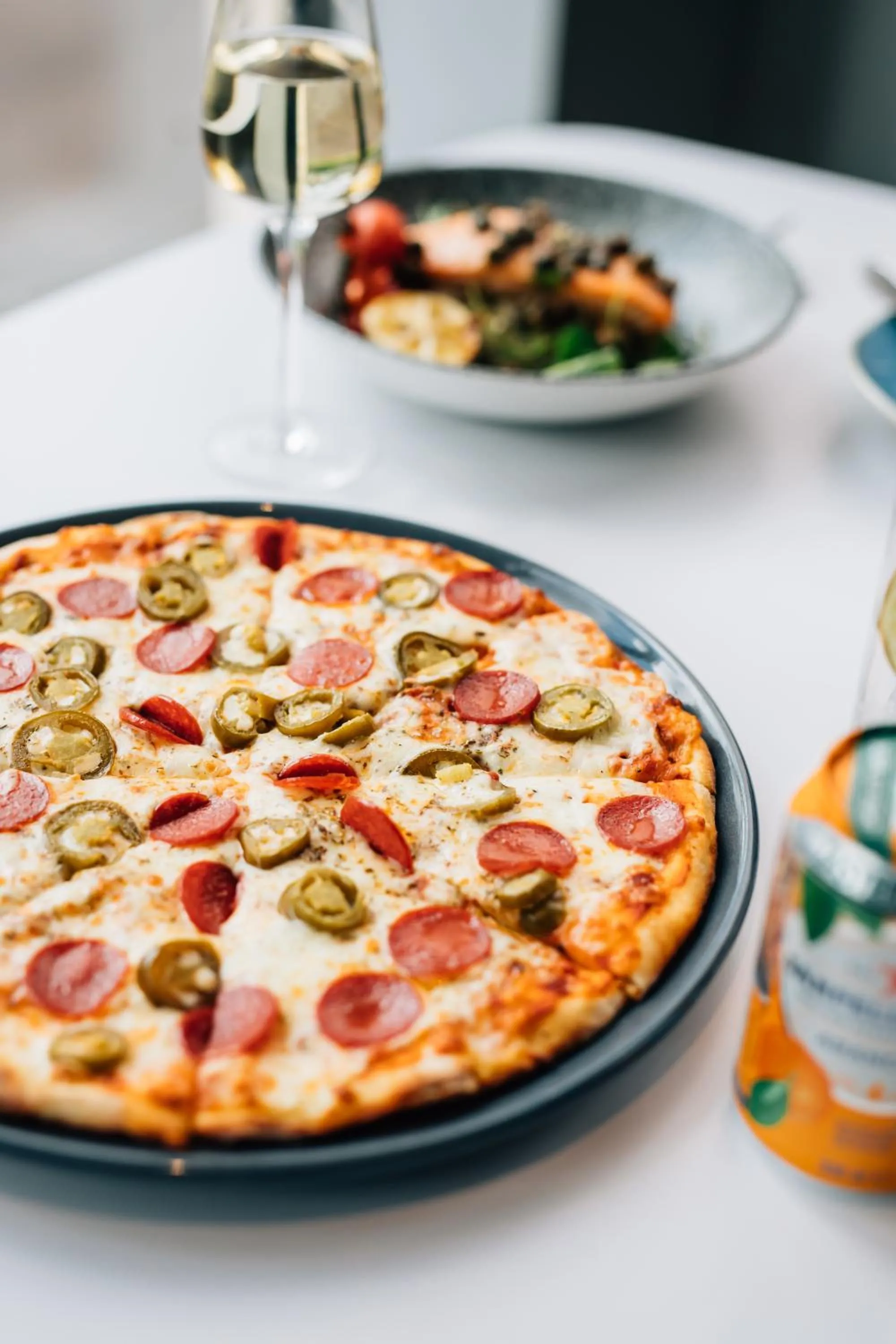 Food and drinks in Holiday Inn Belfast by IHG