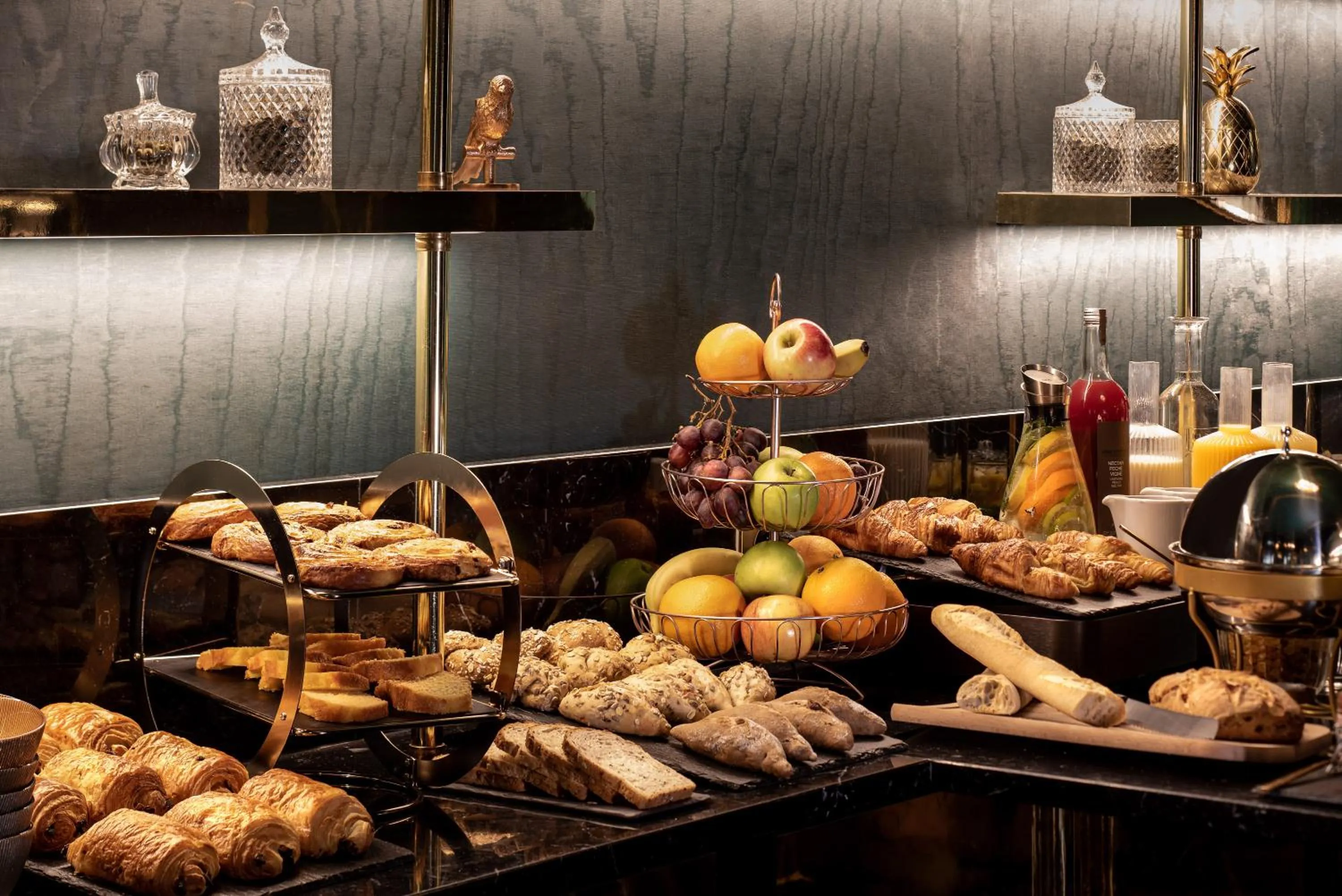 Buffet breakfast in Maison Nabis by HappyCulture