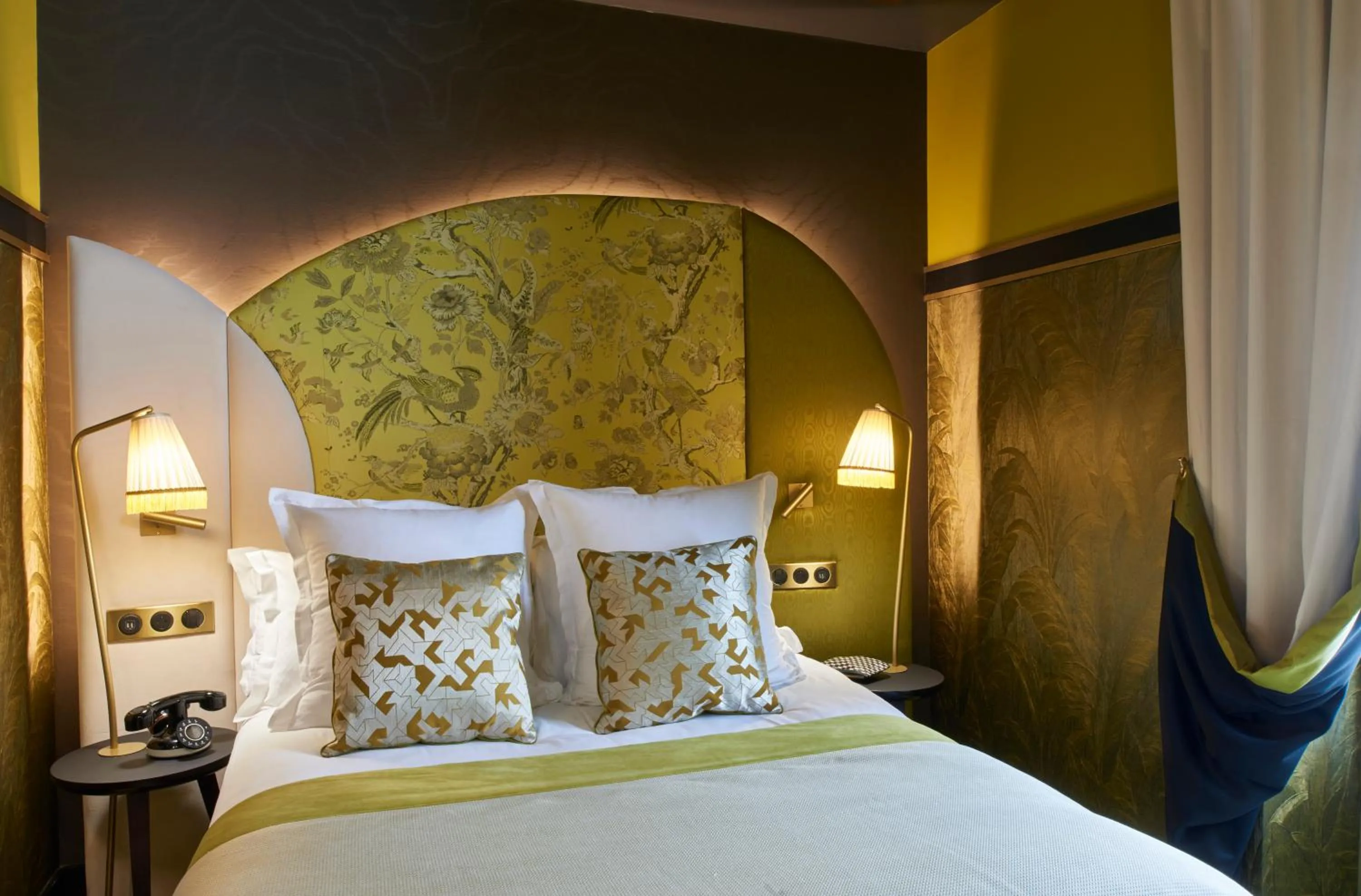 Bed in Maison Nabis by HappyCulture