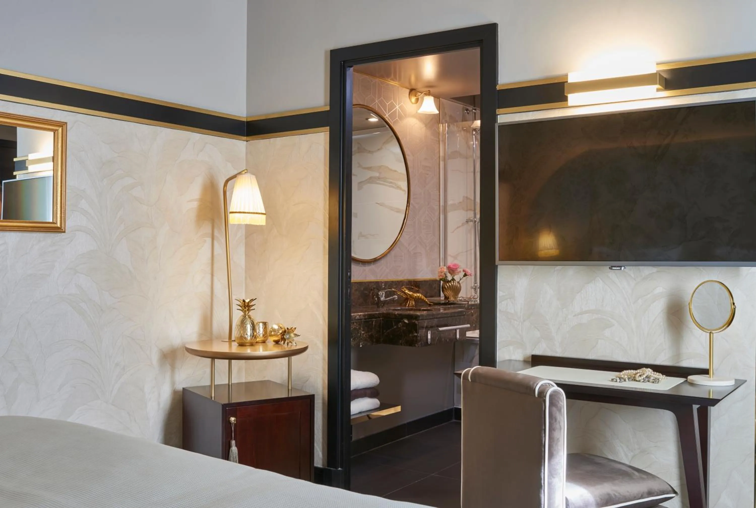 Bed in Maison Nabis by HappyCulture