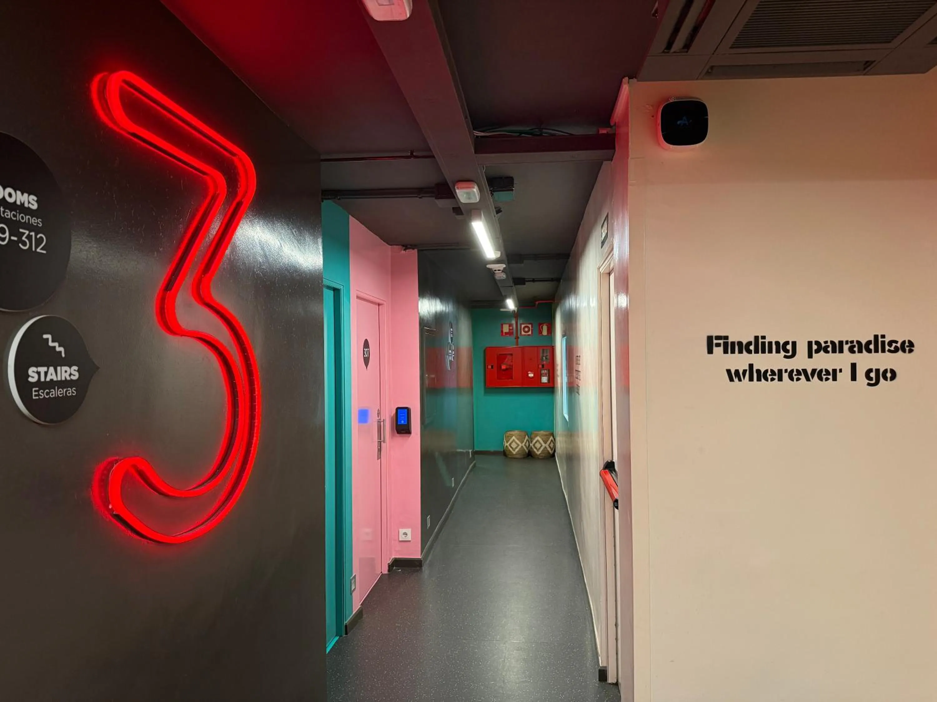 Property building in AMISTAT Island Hostel Ibiza - ALBERGUE JUVENIL