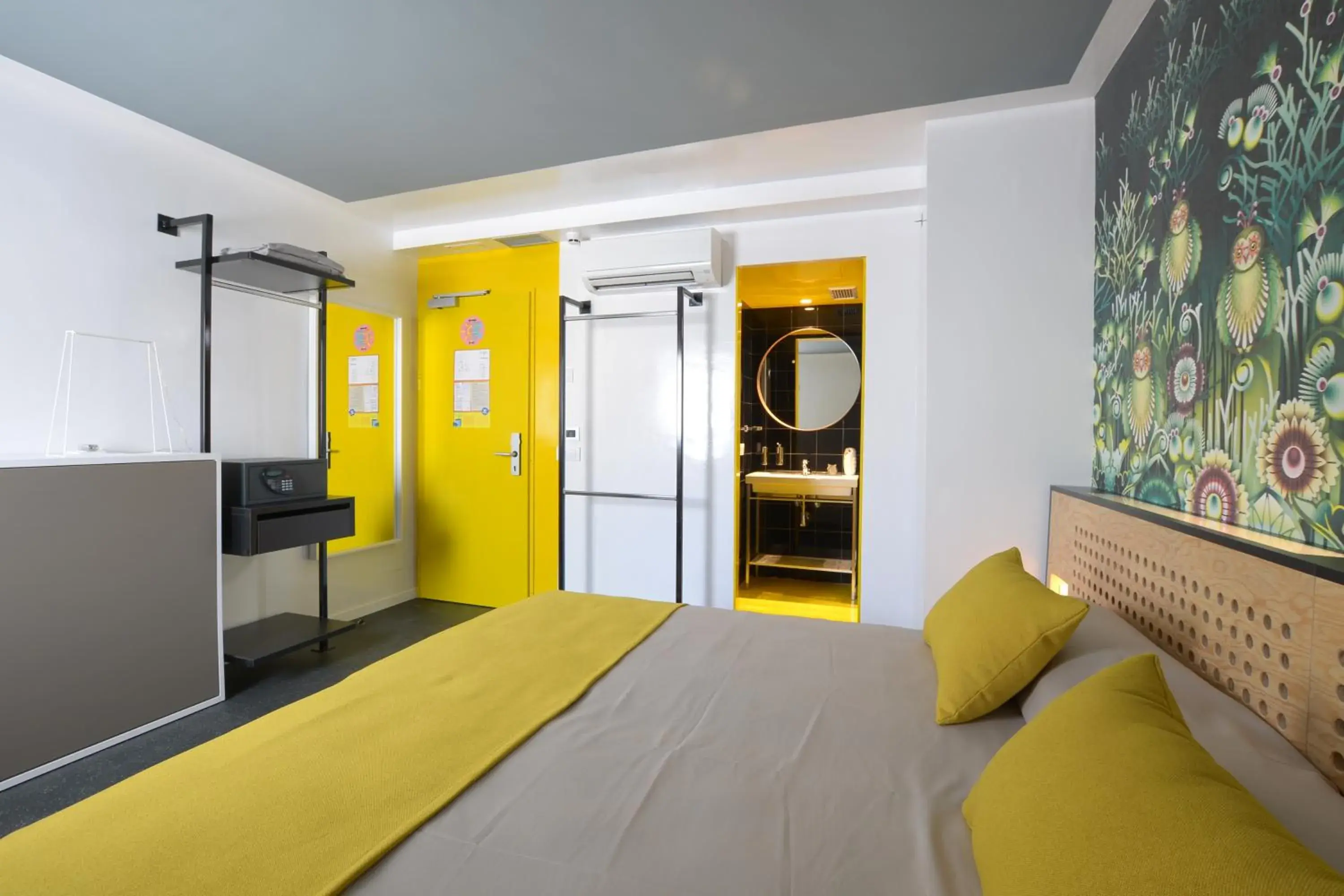 Triple Ensuite Room in AMISTAT Island Hostel Ibiza - ALBERGUE JUVENIL Triple Ensuite Room in AMISTAT Island Hostel Ibiza - ALBERGUE JUVENIL