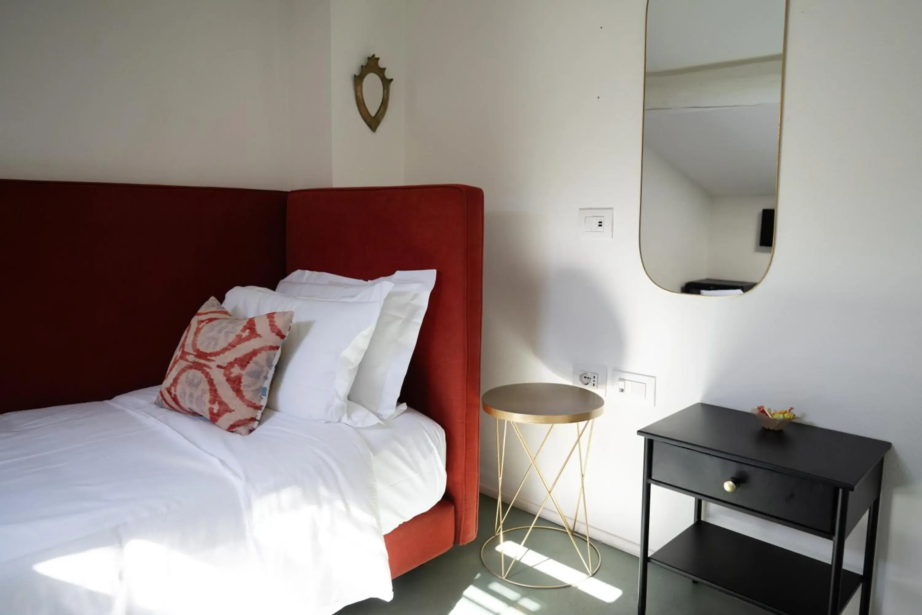 Single Room with Private External Bathroom in La Fonderia Firenze Single Room with Private External Bathroom in La Fonderia Firenze
