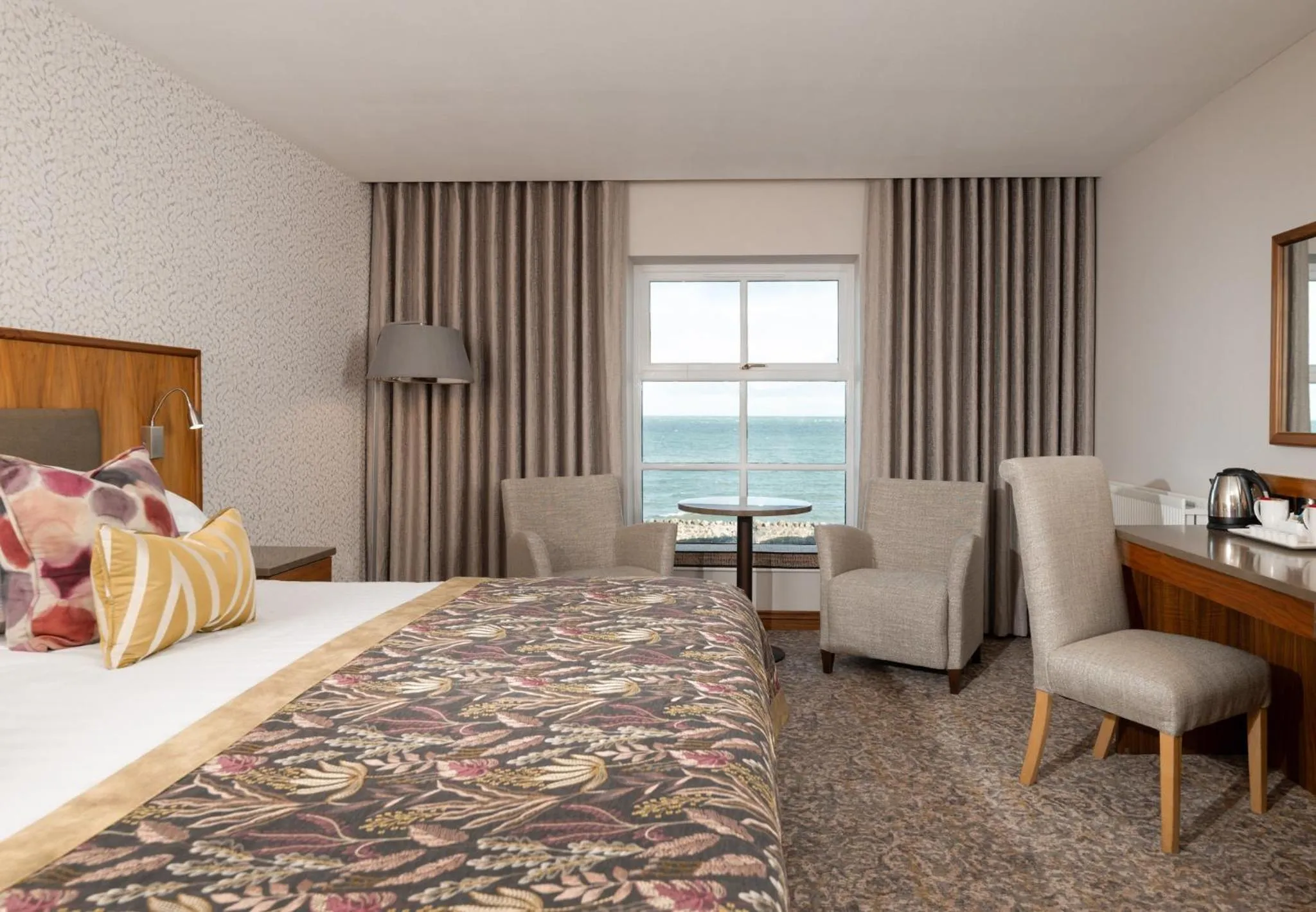 Bedroom, Bed in Ballygally Castle