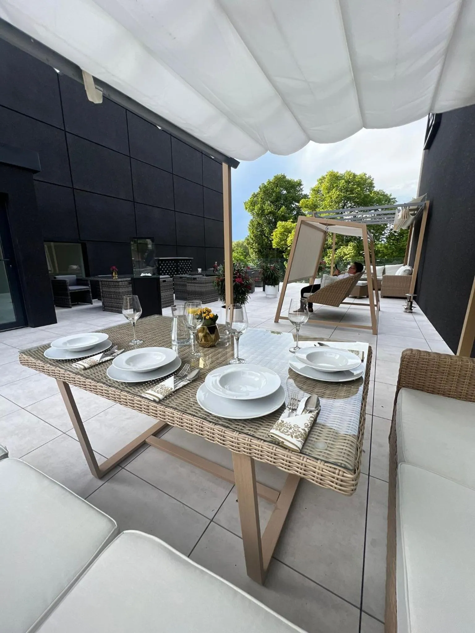 Hotel Lantier & Swimming Pool Zone