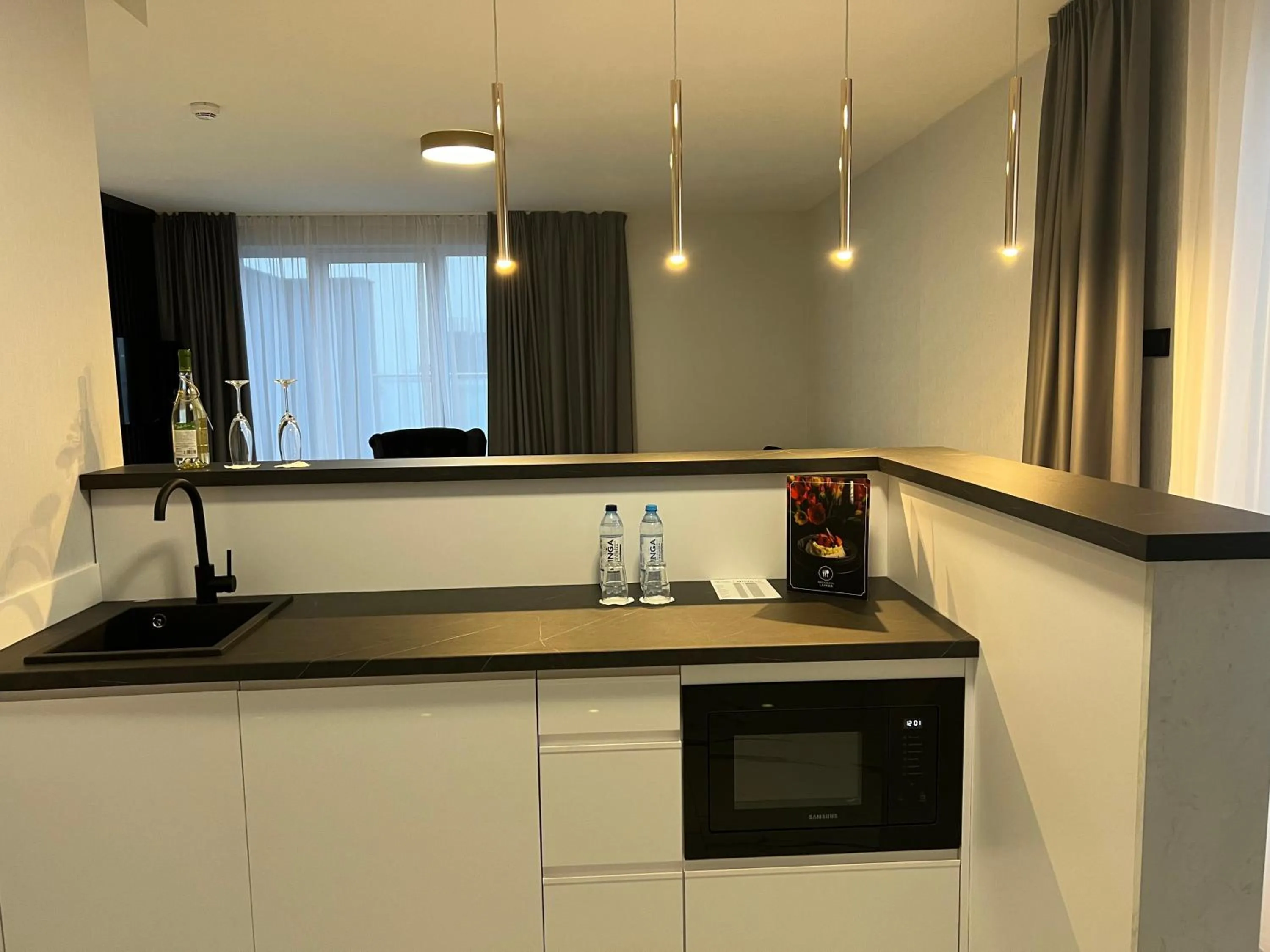 Hotel Lantier & Swimming Pool Zone