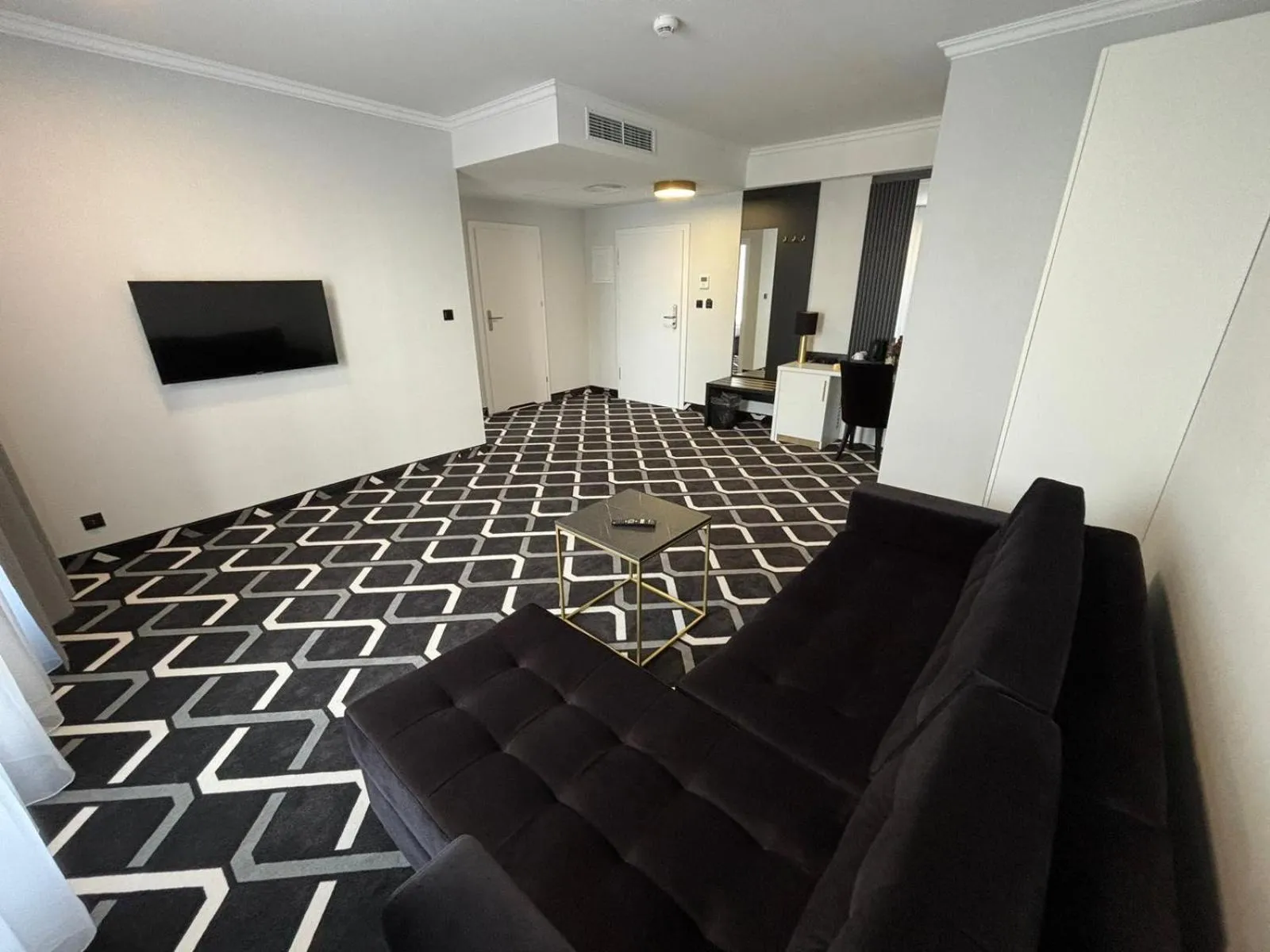 Hotel Lantier & Swimming Pool Zone