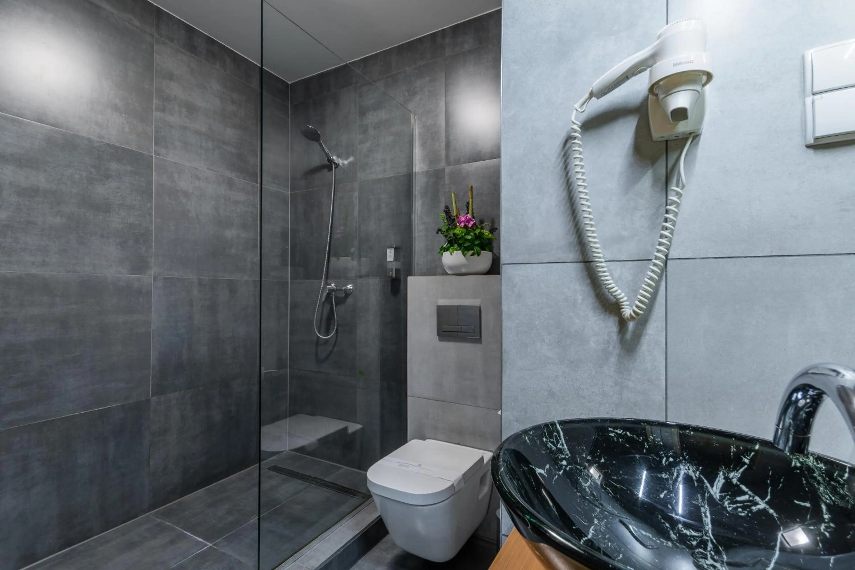 Hotel Lantier & Swimming Pool Zone