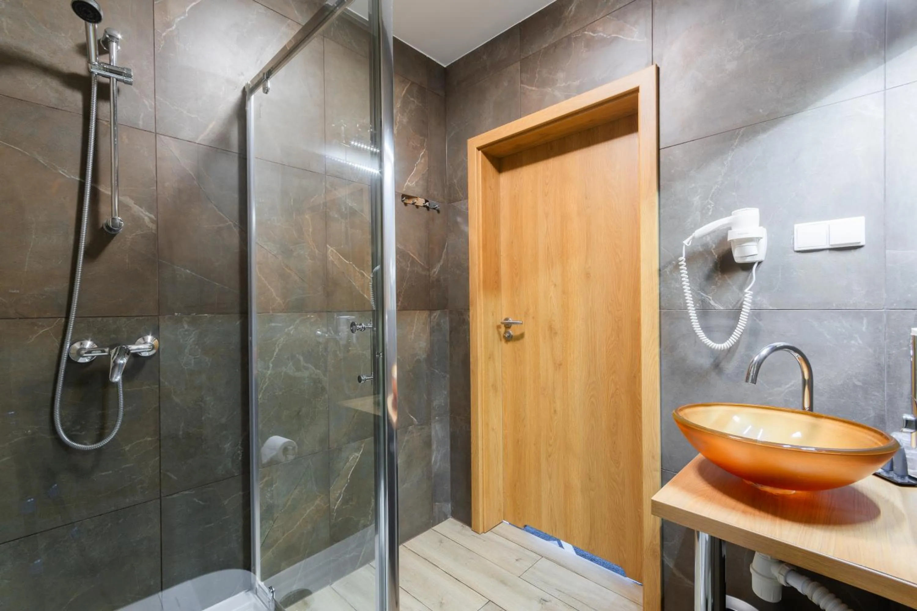 Hotel Lantier & Swimming Pool Zone