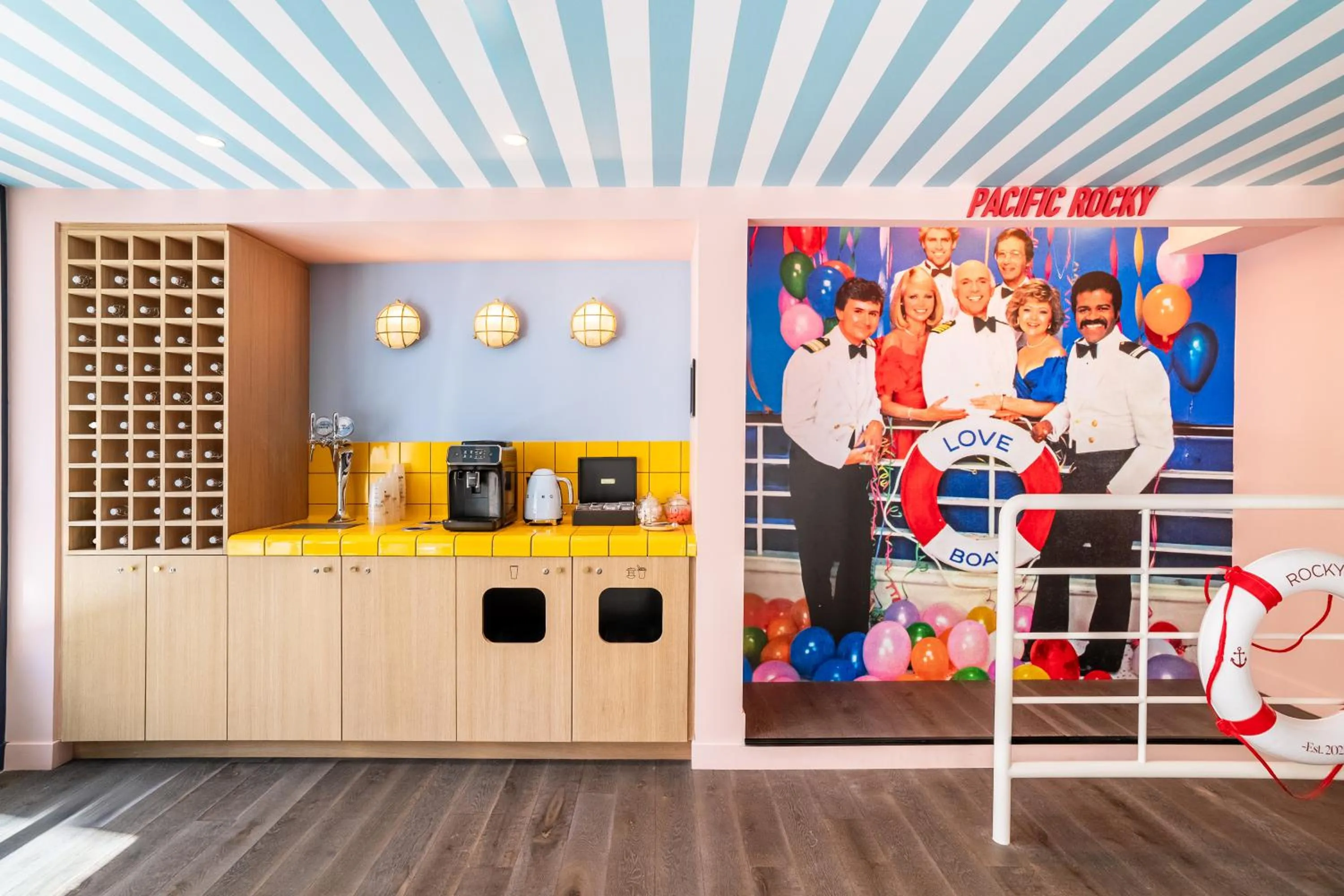 Lobby or reception in RockyPop Marseille Hôtel