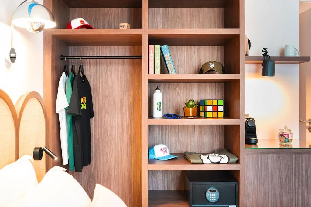 Library in RockyPop Marseille Hôtel