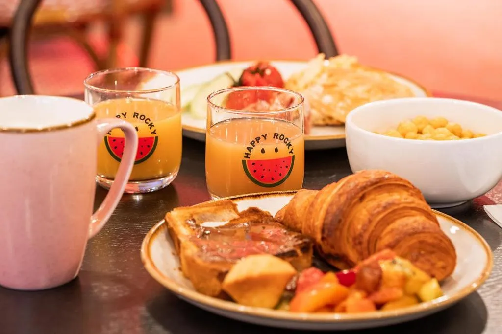 Breakfast in RockyPop Marseille Hôtel