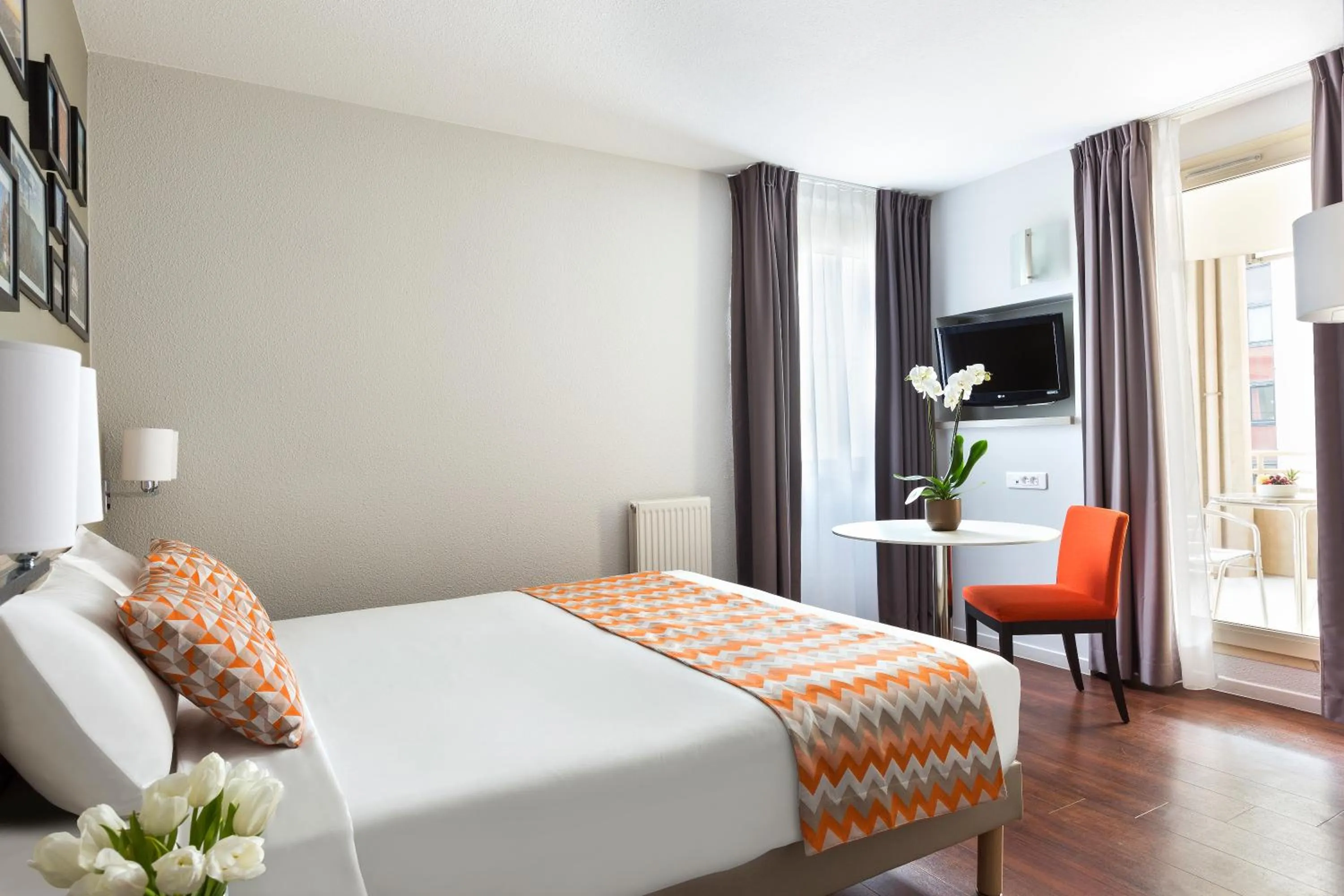 Bed in Citadines Antigone Montpellier