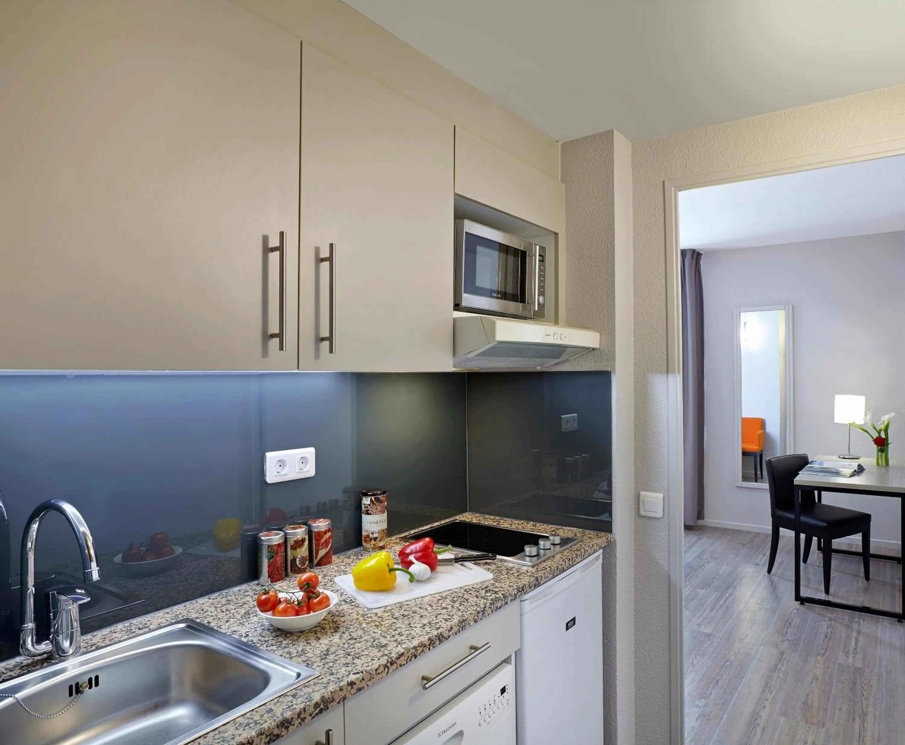 Kitchen or kitchenette in Citadines Antigone Montpellier