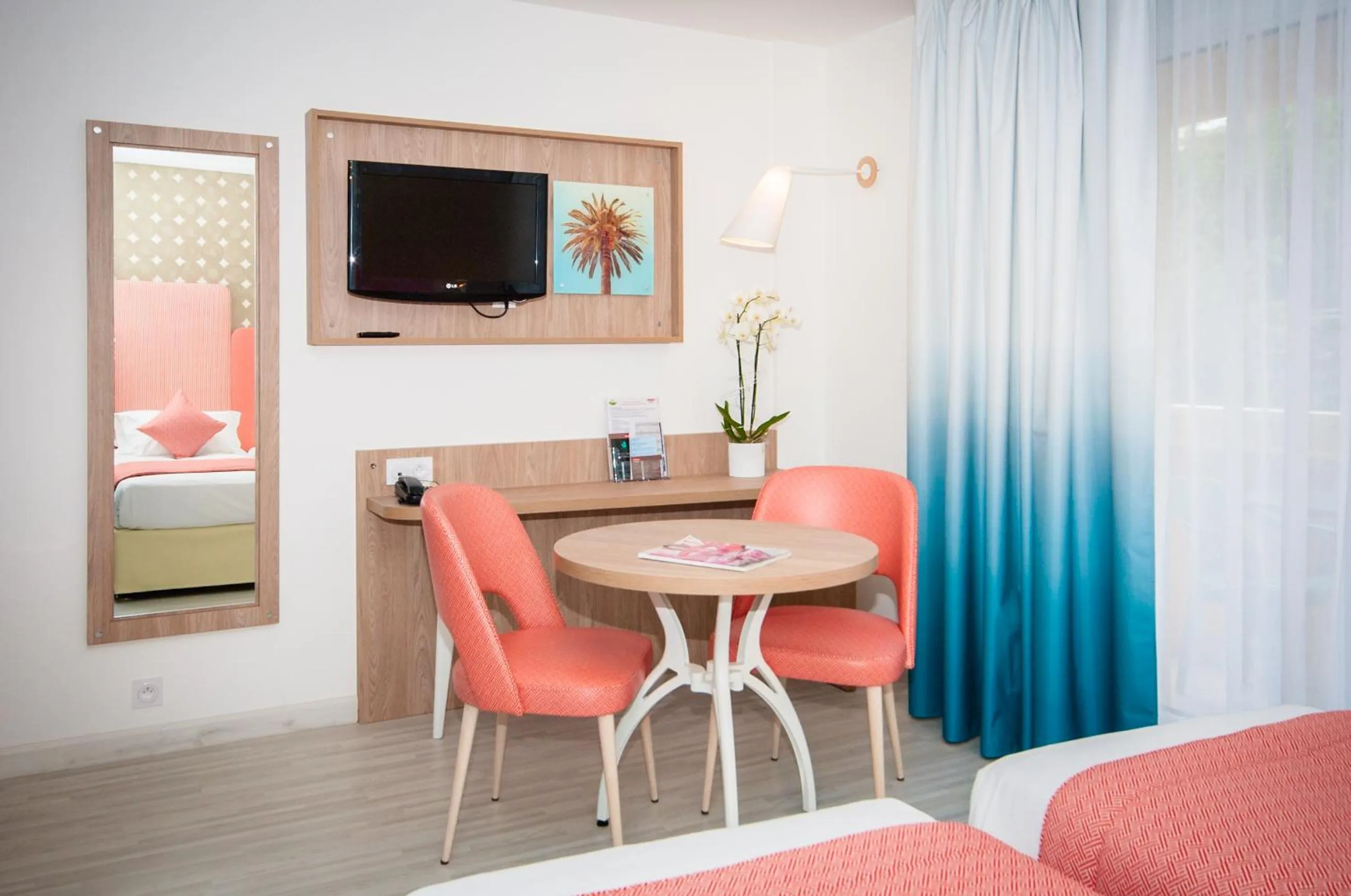 TV and multimedia in Residhome Nice Promenade