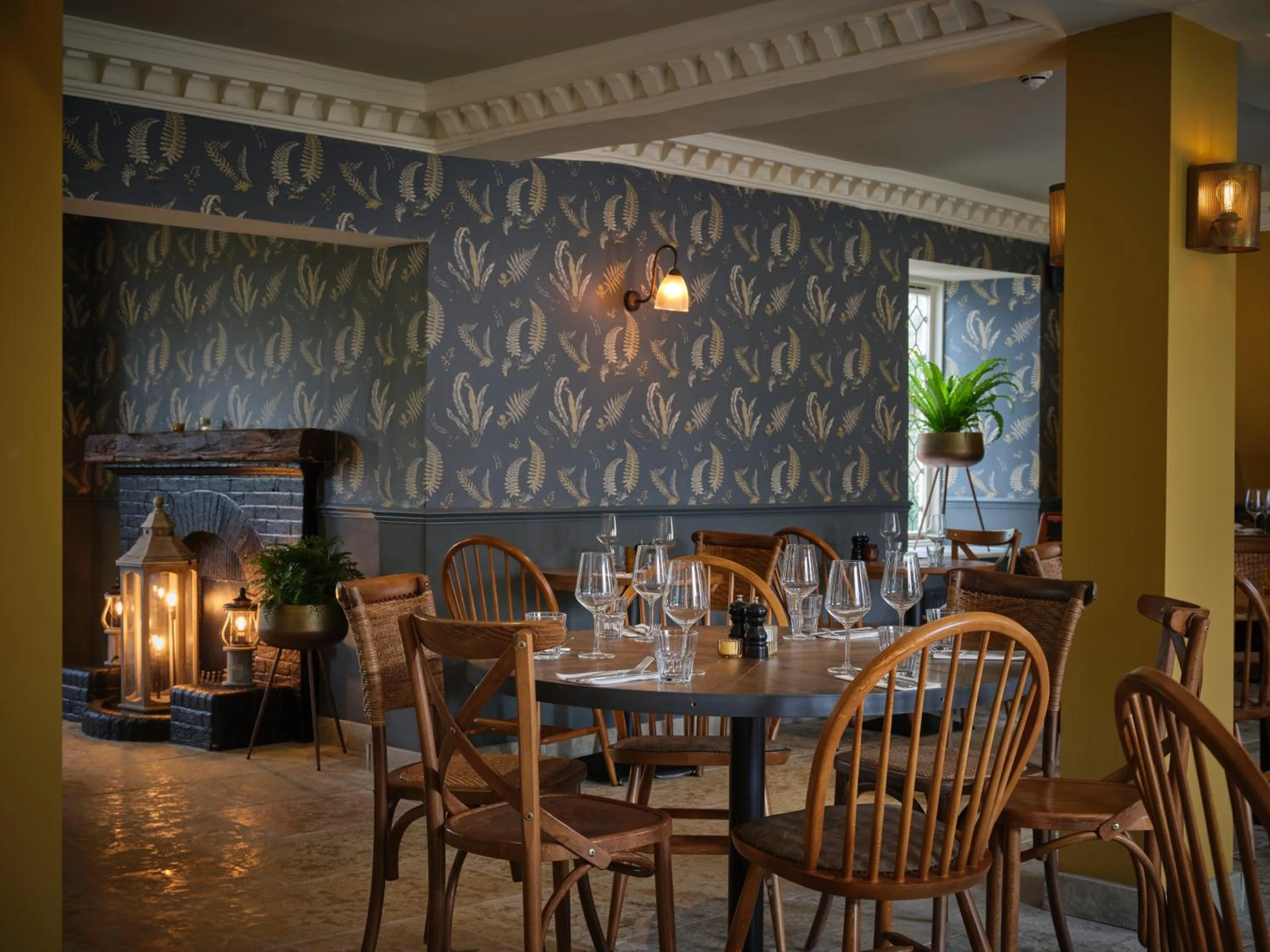 Restaurant/places to eat in The Kingfisher